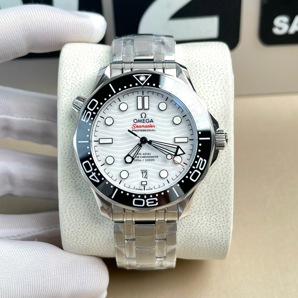 Omega Replica 11 Watch Seamaster White Dial Metal Strap Factory VS 42mm - Elite Watch Atelier