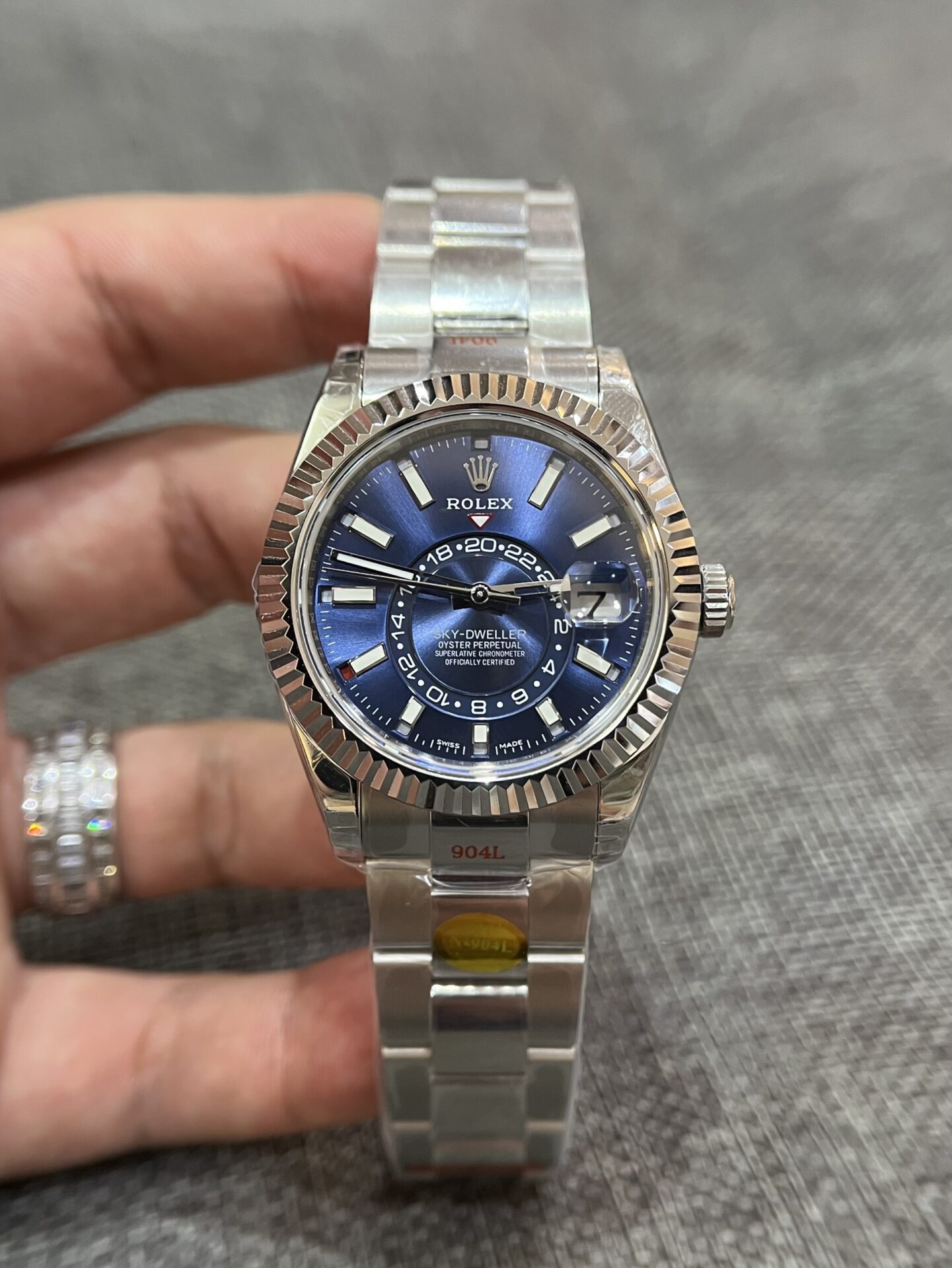 Rolex Sky Dweller 326935 Blue Dial Replica 1:1 Watch Noob Factory 42mm - Top club