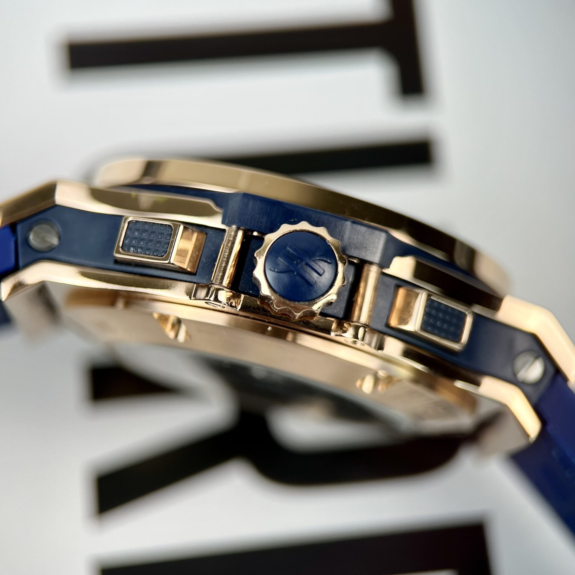 Hublot Replica Watch Big Bang Chronograph King Gold Blue Dial 44mm - Top club