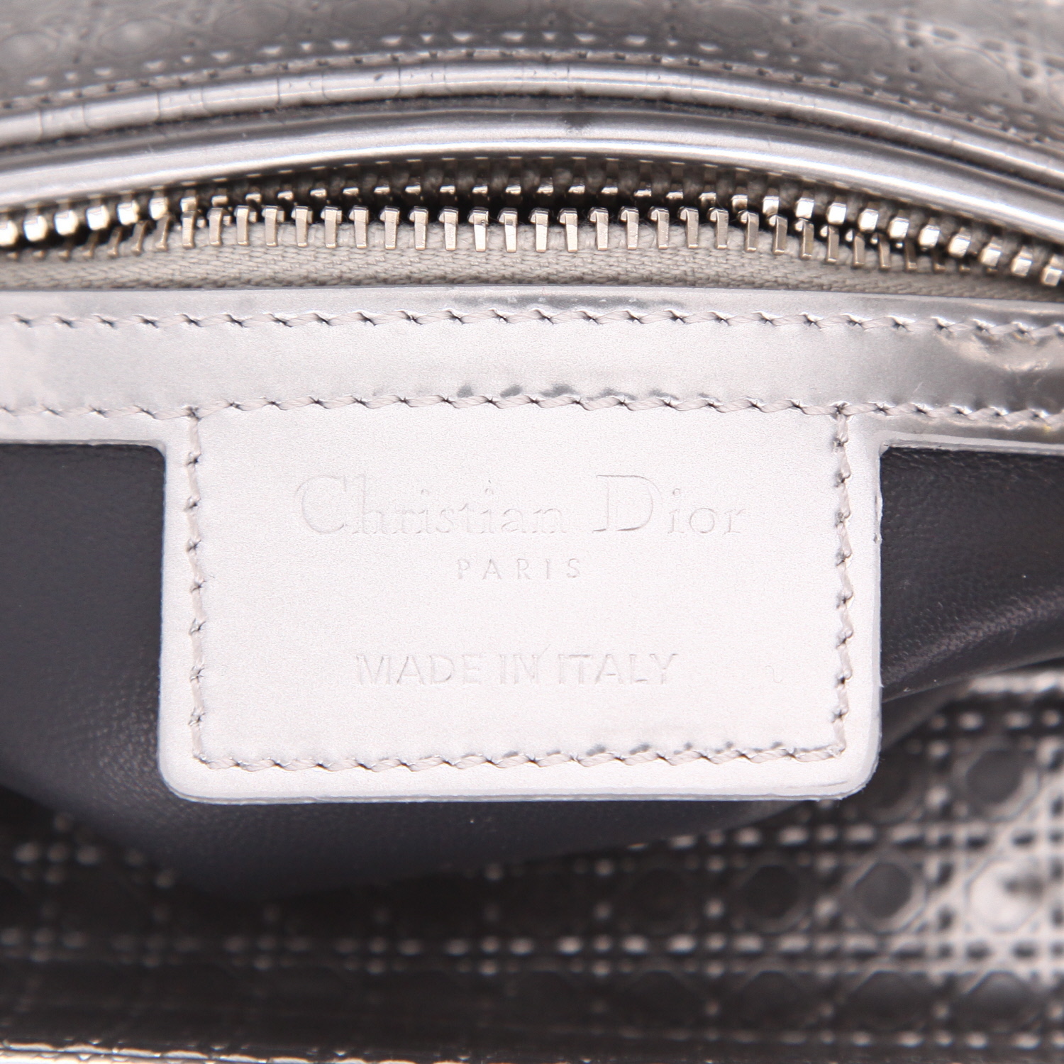 Dior Lady Dior handbag in silver patent leather1:1High-quality replica