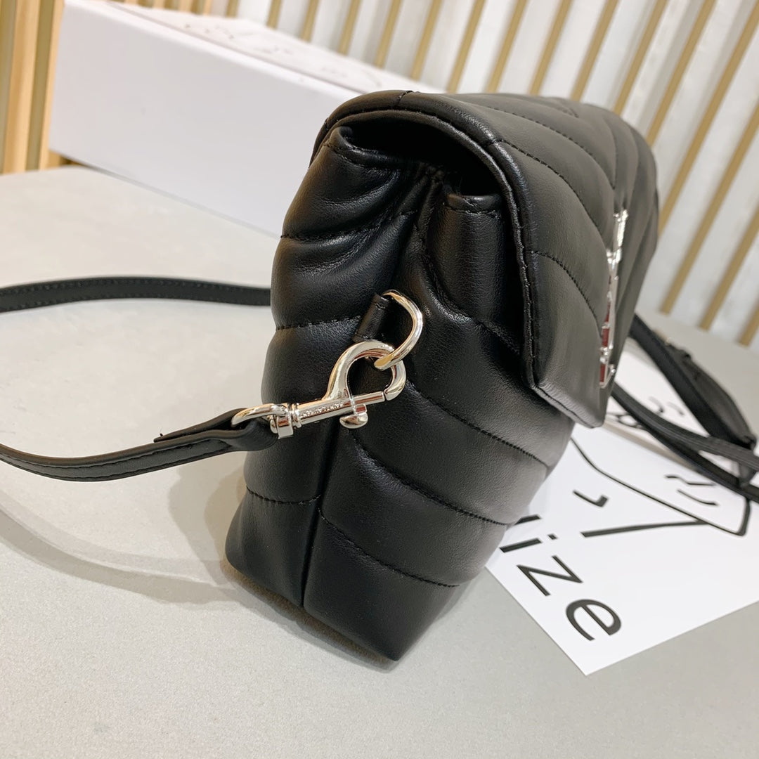 TO – Luxury Bags SLY 2741:1High-quality replica