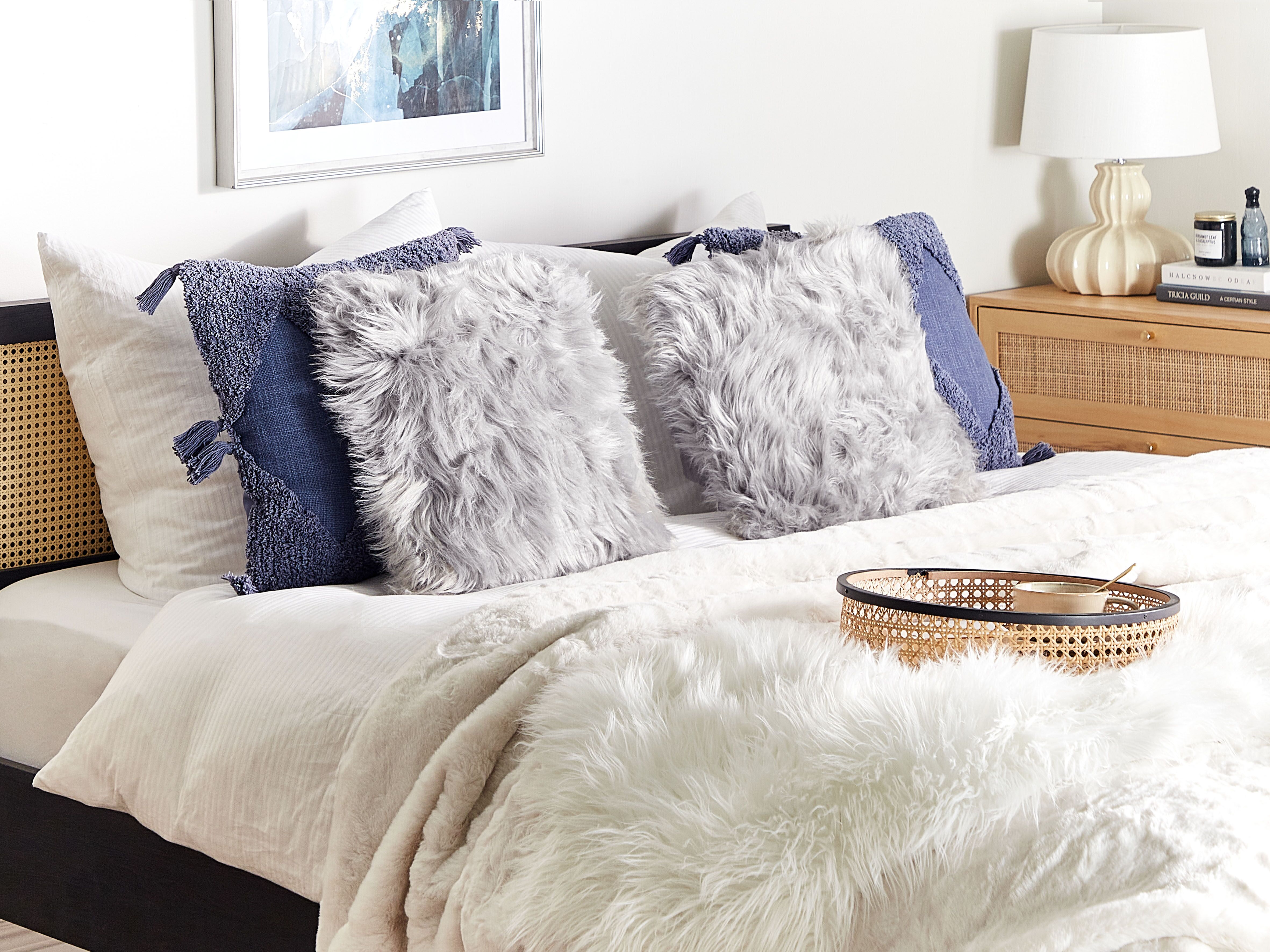 Set of 2 Decorative Cushions LUBHA Faux Fur 42 x 42 cm Light Grey Solid
