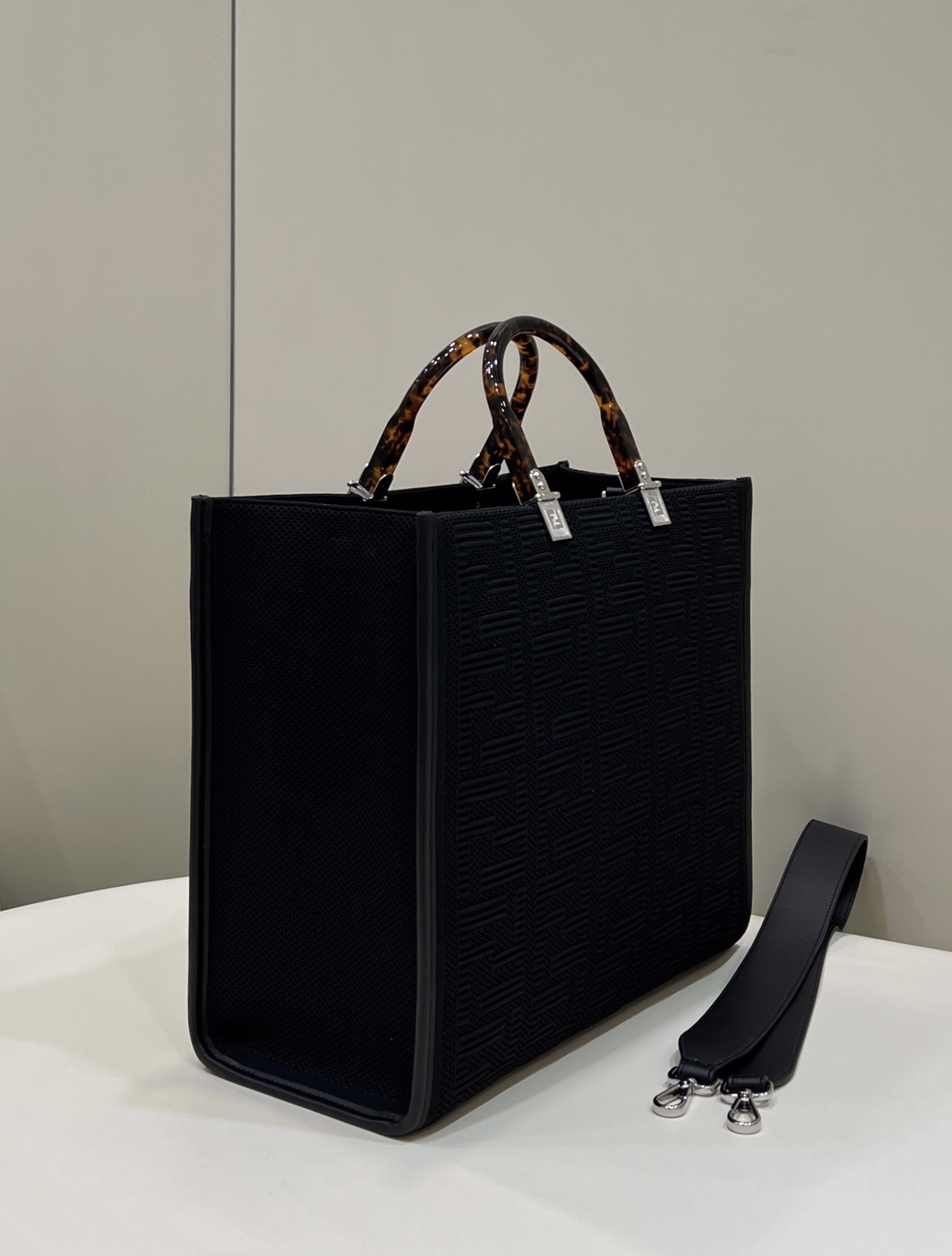 Fendi Sunshine tote - Replicaclubs