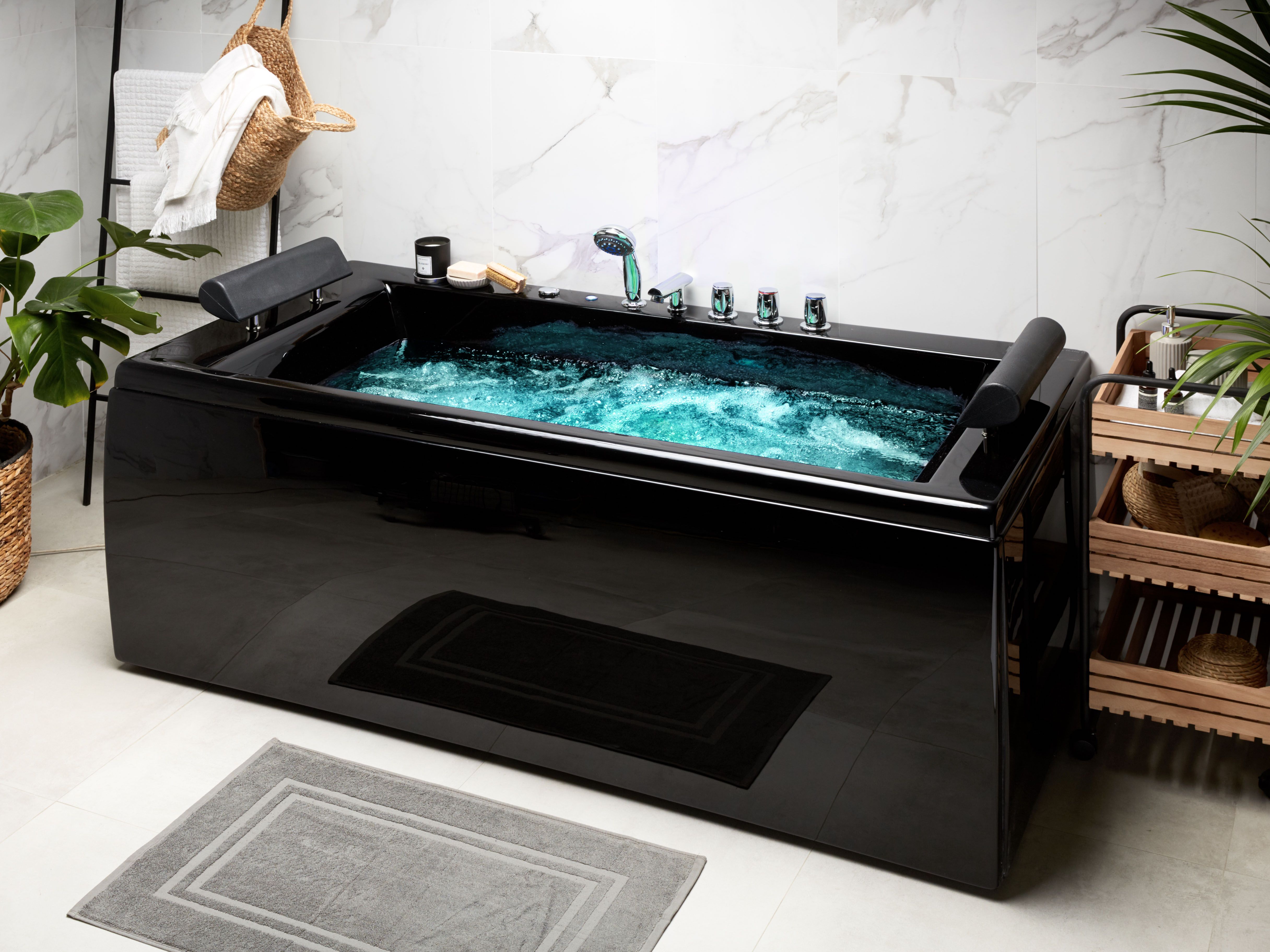 Corner Hot Tub with LED MONTEGO 1720 x 830 mm Black