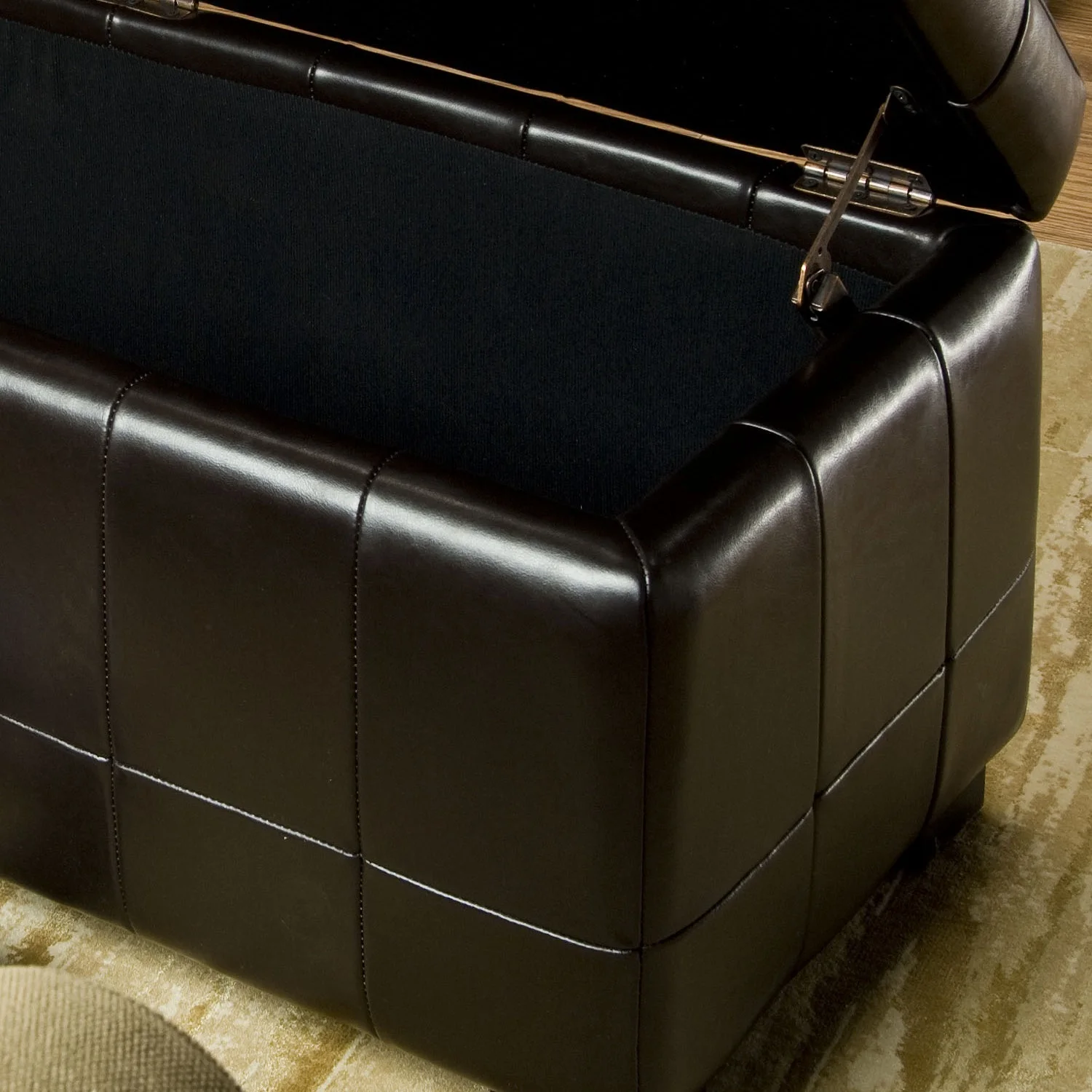 SAFAVIEH Large Manhattan Rustic Tufted Storage Bench, Brown - Image 16