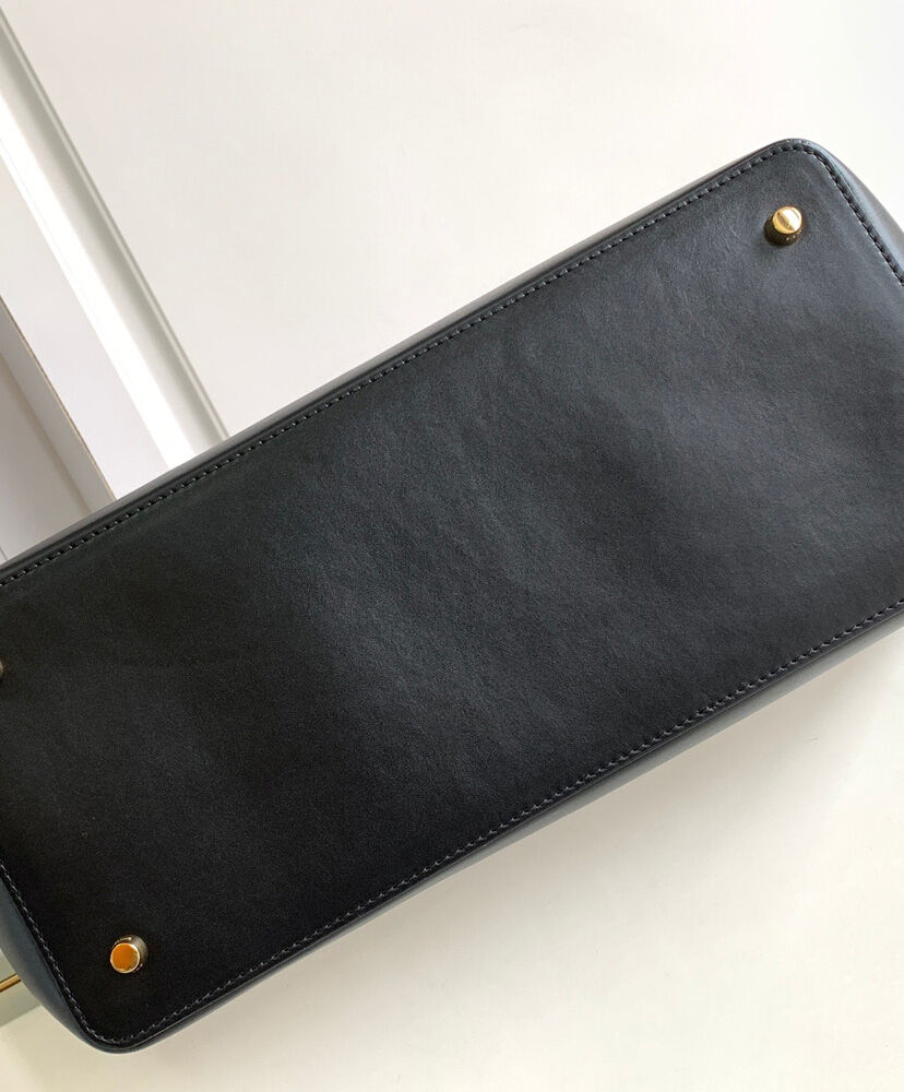 Celine Conti Bag In Supple Calfskin Black1:1High-quality replica