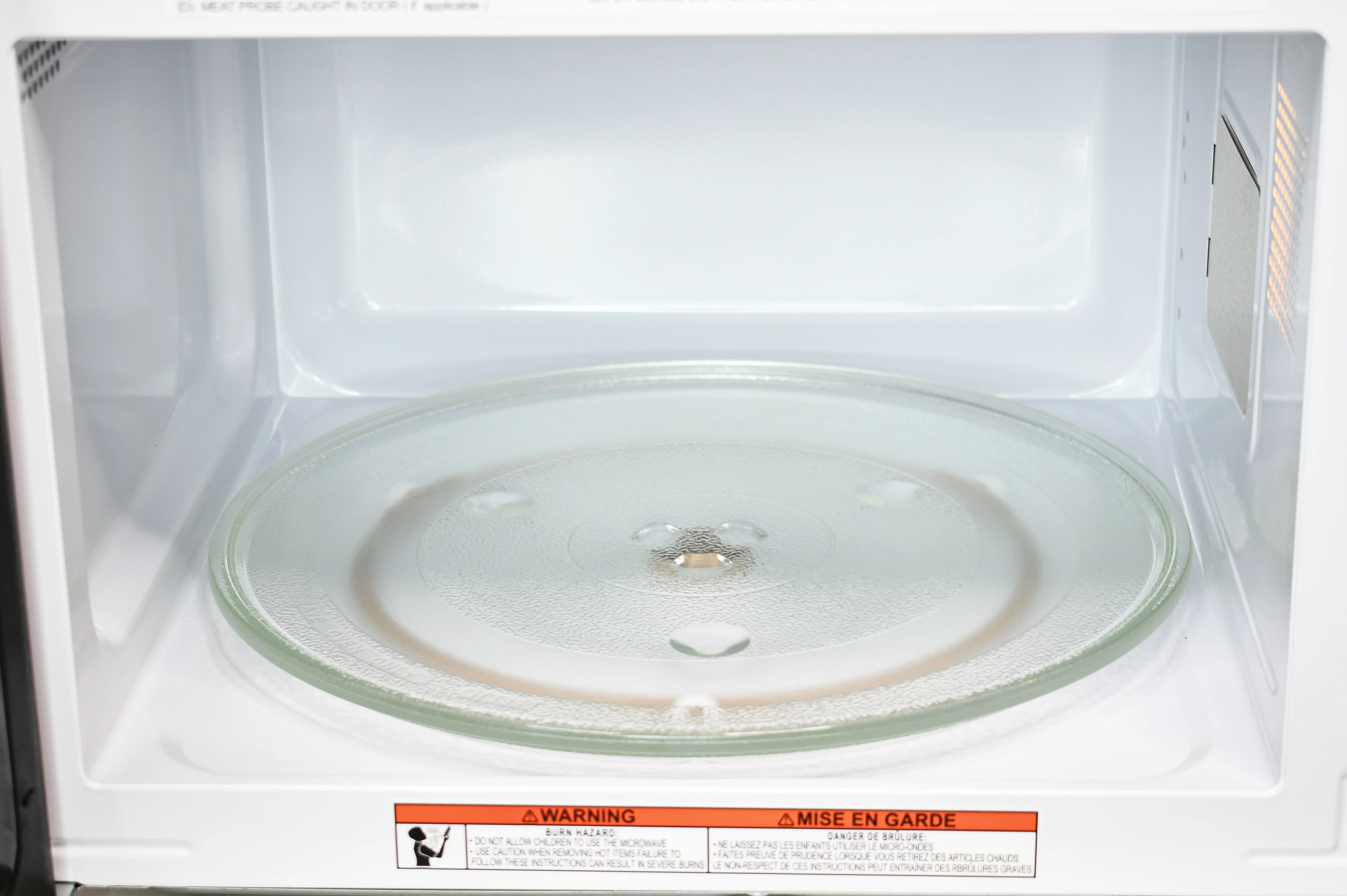 Frigidaire 1.1 Cu. Ft. Microwave, White - Image 9