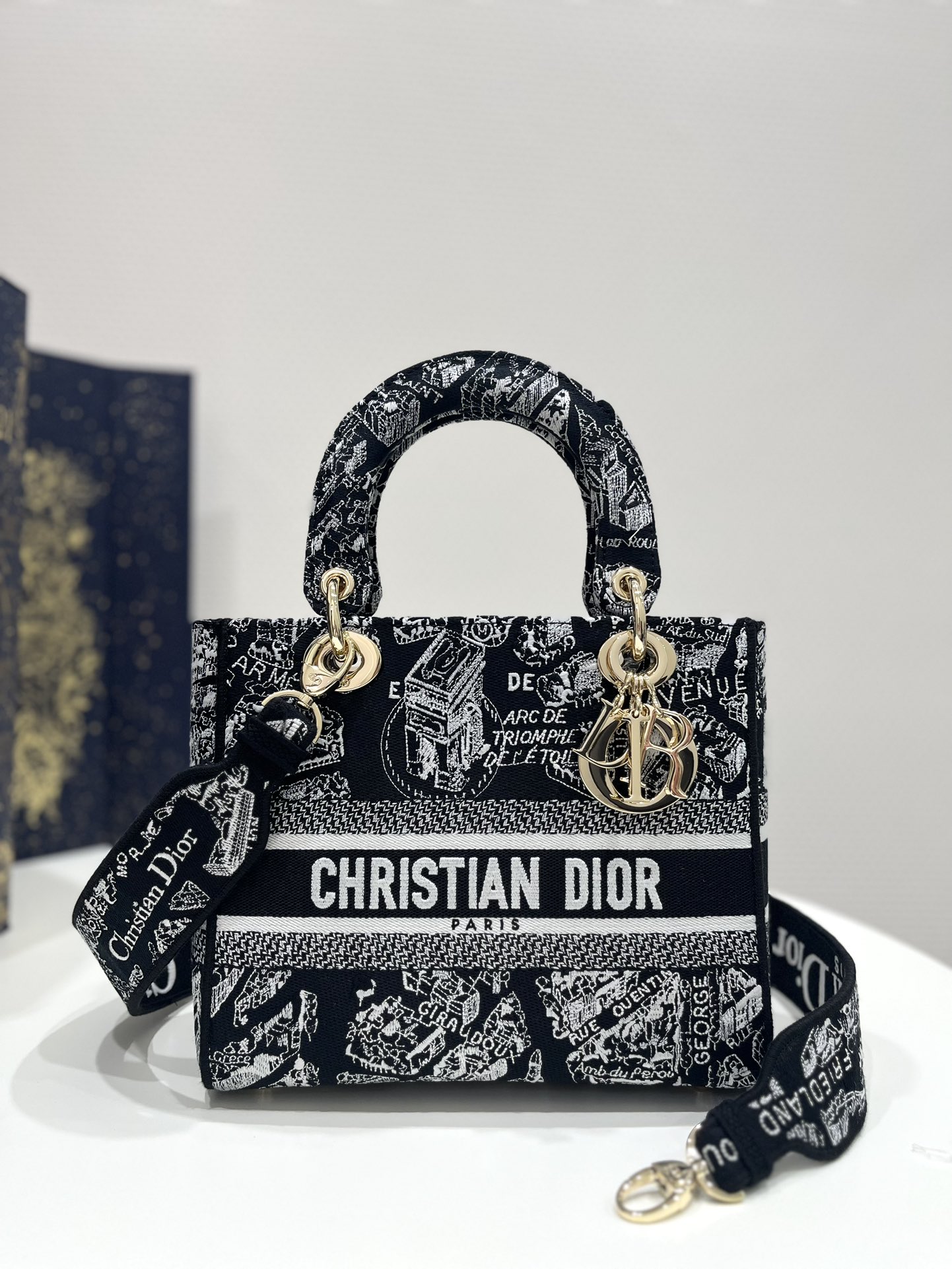 Medium Lady D-Lite Bag Black For Women 9.5in/ 24cm M0565OOMP_M9931:1High-quality replica
