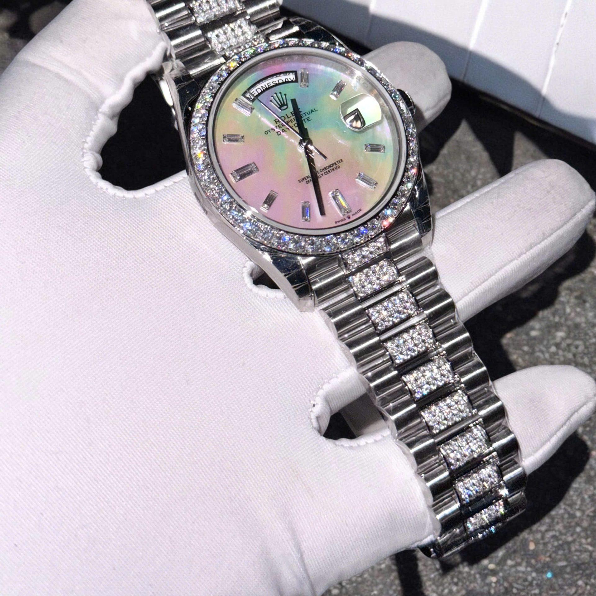 Rolex Day-Date Replica Watch Dial Mother Of Pearl Moissanite Diamonds Hong Kong 40mm - Top club