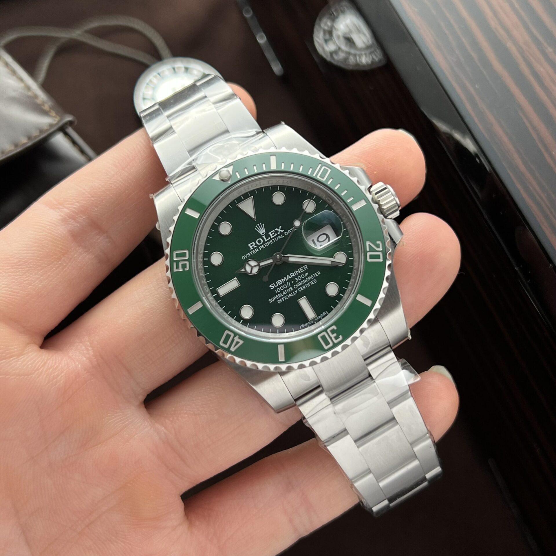 Rolex Submariner 116610LV Hulk Replica Watch Clean Factory 40mm - Top club