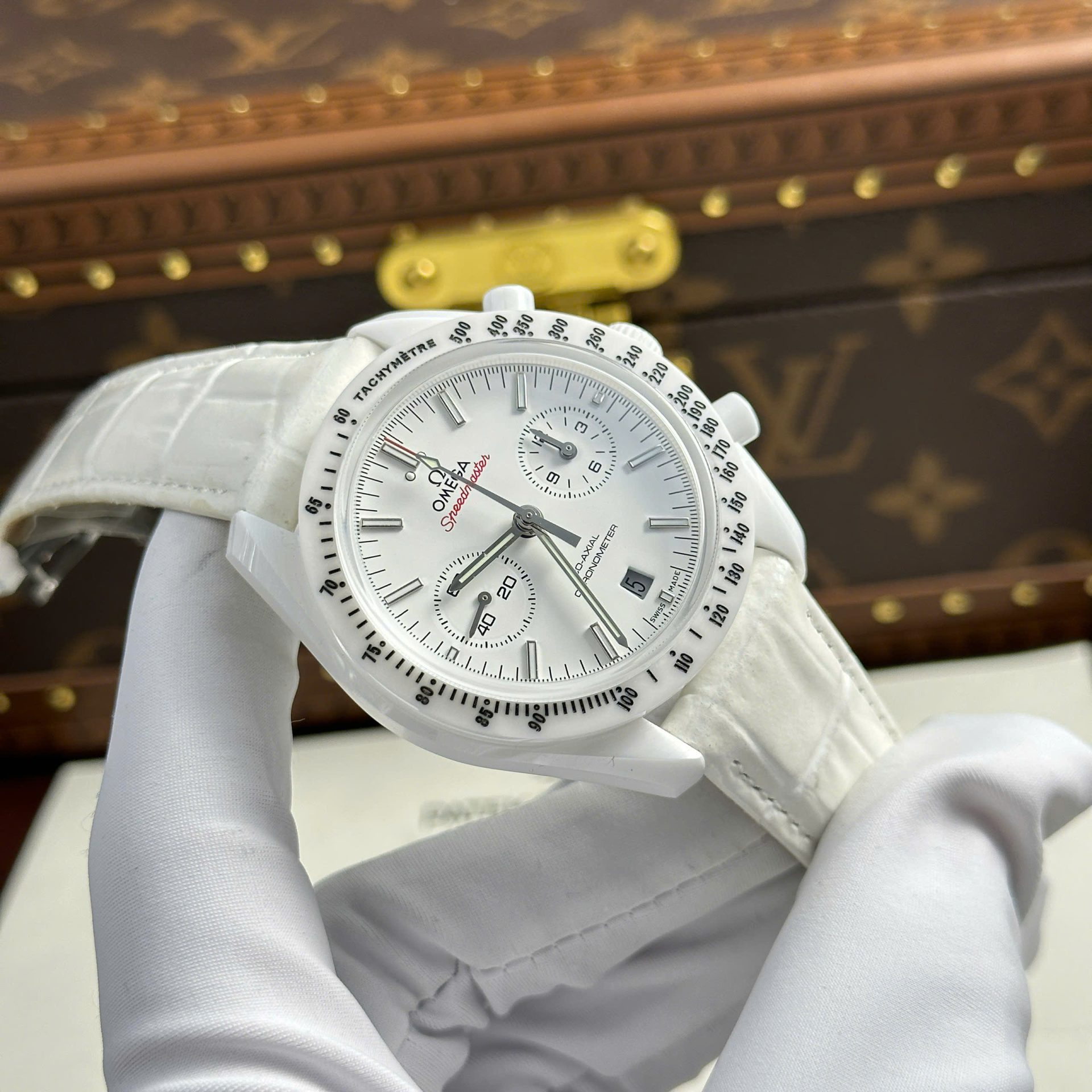 Omega Speedmaster White Side of The Moon White Ceramic Best Replica Watch 44mm - Top club