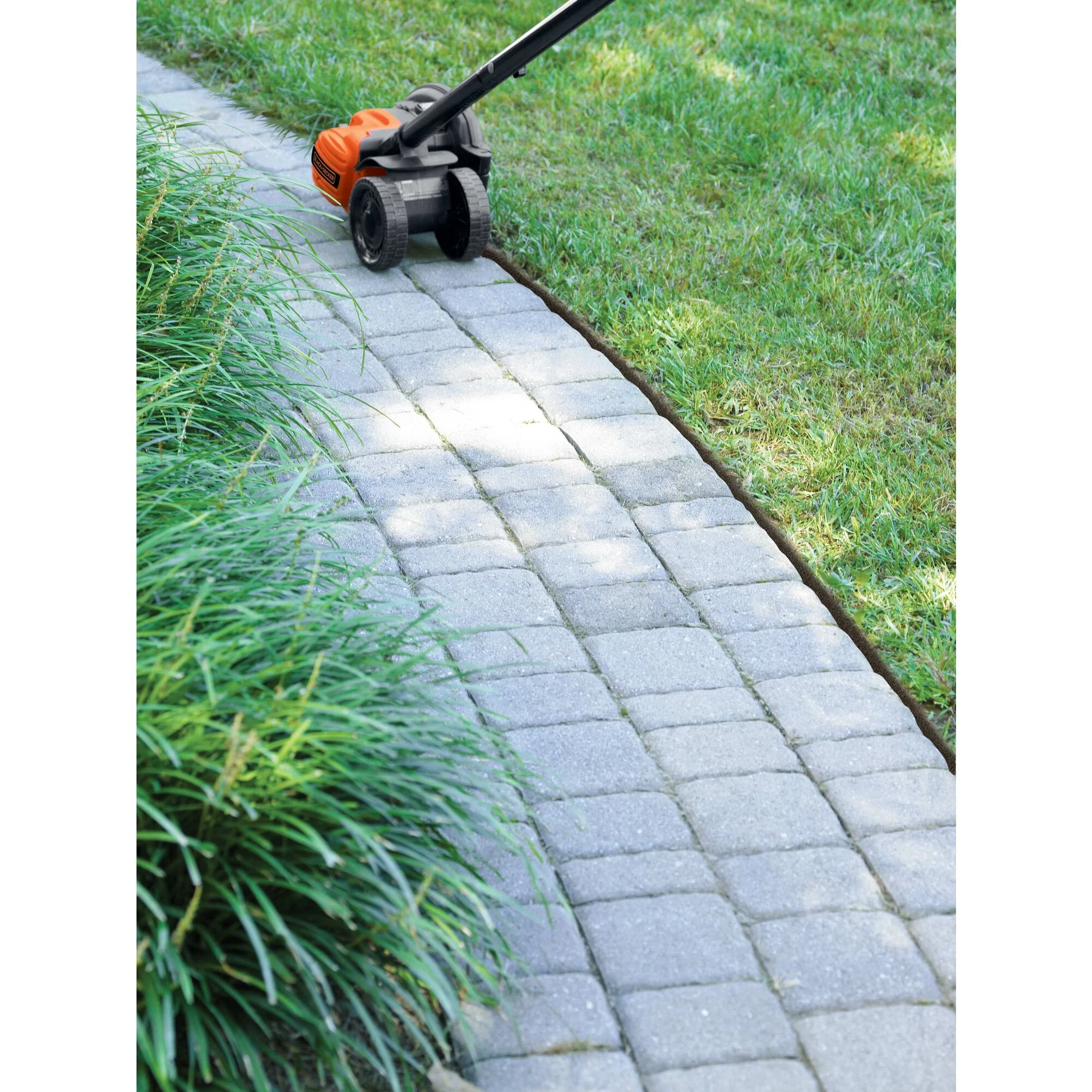 BLACK+DECKER 12 Amp 2-in-1 Landscape Edger and Trencher, (LE750) - Image 5
