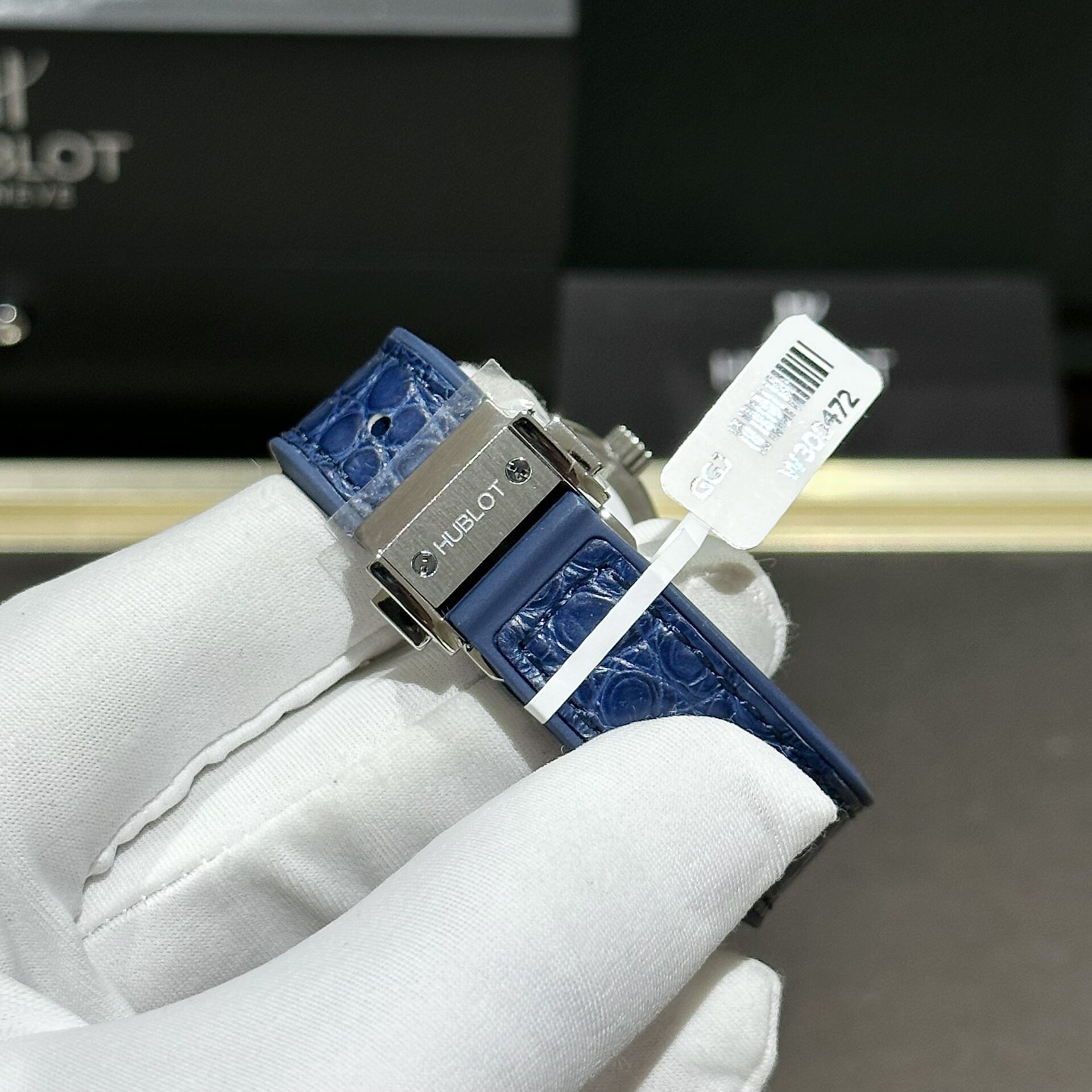 Hublot Classic Fusion Replica Watch Blue With Moissanite Diamond 33mm - Top club