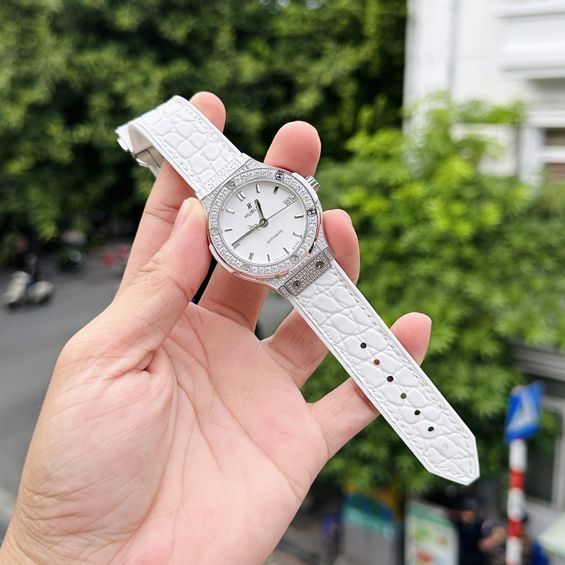 Hublot Replica 1:1 Watch Classic Fusion White Dial With Stone HB Factory 38mm - Elite Watch Atelier