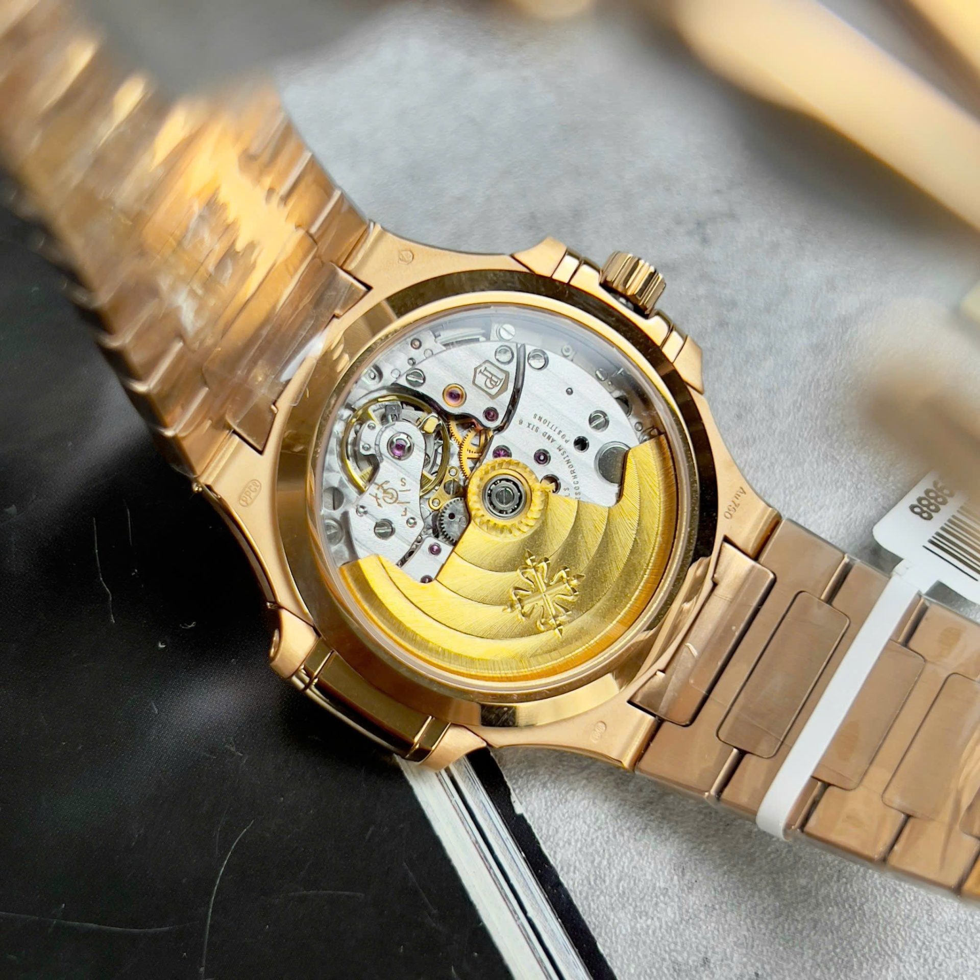 Patek Philippe Nautilus 7118 Best Replica Watches White Dial Bezel Moissanite Diamonds 35.2mm - Top club