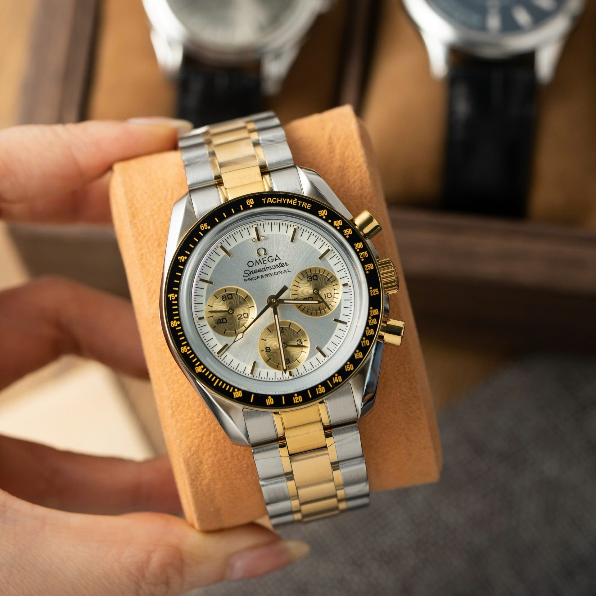 Omega SpeedMaster MoonWatch Chronogarph Demi Gold Replica Watch 42mm - Top club