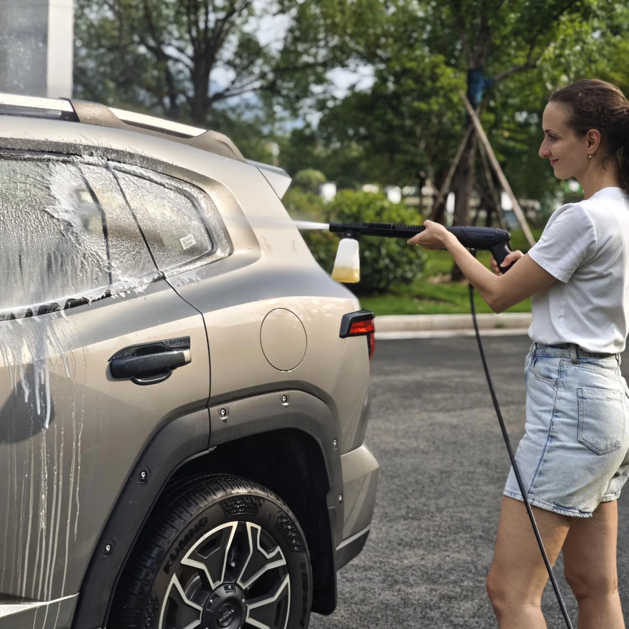 Electric Pressure Washer, 4500 PSI 3.2 GPM Power Washer with 4 Quick Connect Nozzles, High Pressure Cleaning Machine with Foam Cannon for Cars/Fences/Driveways/Patios/Home Cleaning - Image 5