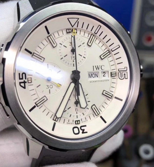 Replica IWC V6 Aquatimer Chrono IW3768 White Dial SS Bracelet A7750 - Top club