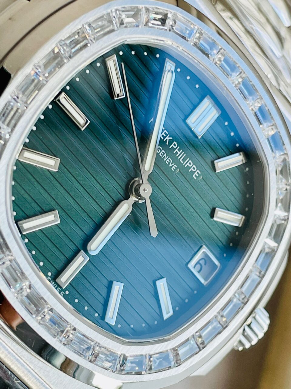 Replica PATEK PHILIPPE Nautilus 5711/1A PPF 1:1 Best Edition Green Textured Dial T Diamonds Bezel on SS Bracelet 324CS V4 - Top club