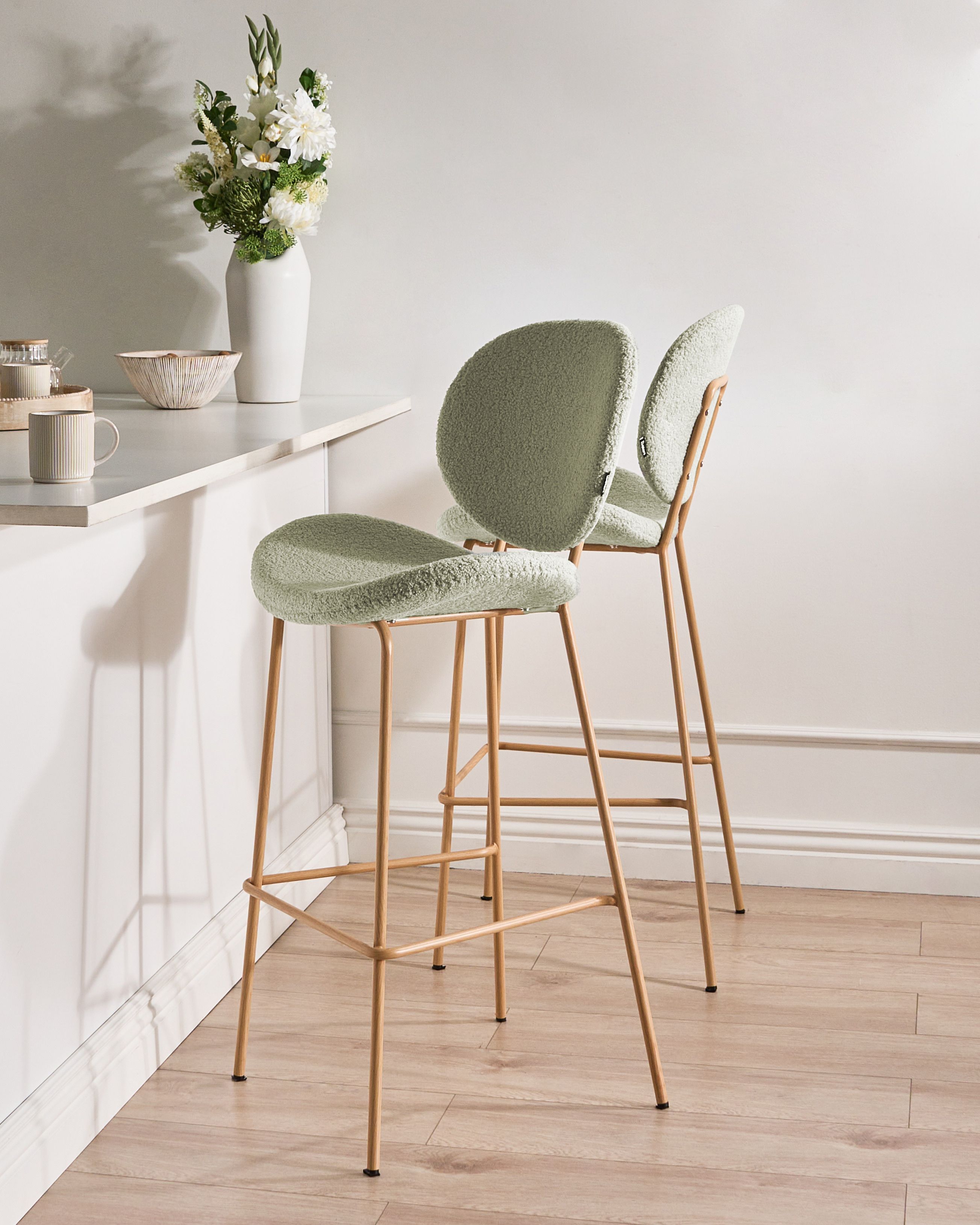 Set of 2 Bar Chairs LUANA Boucle Light Green