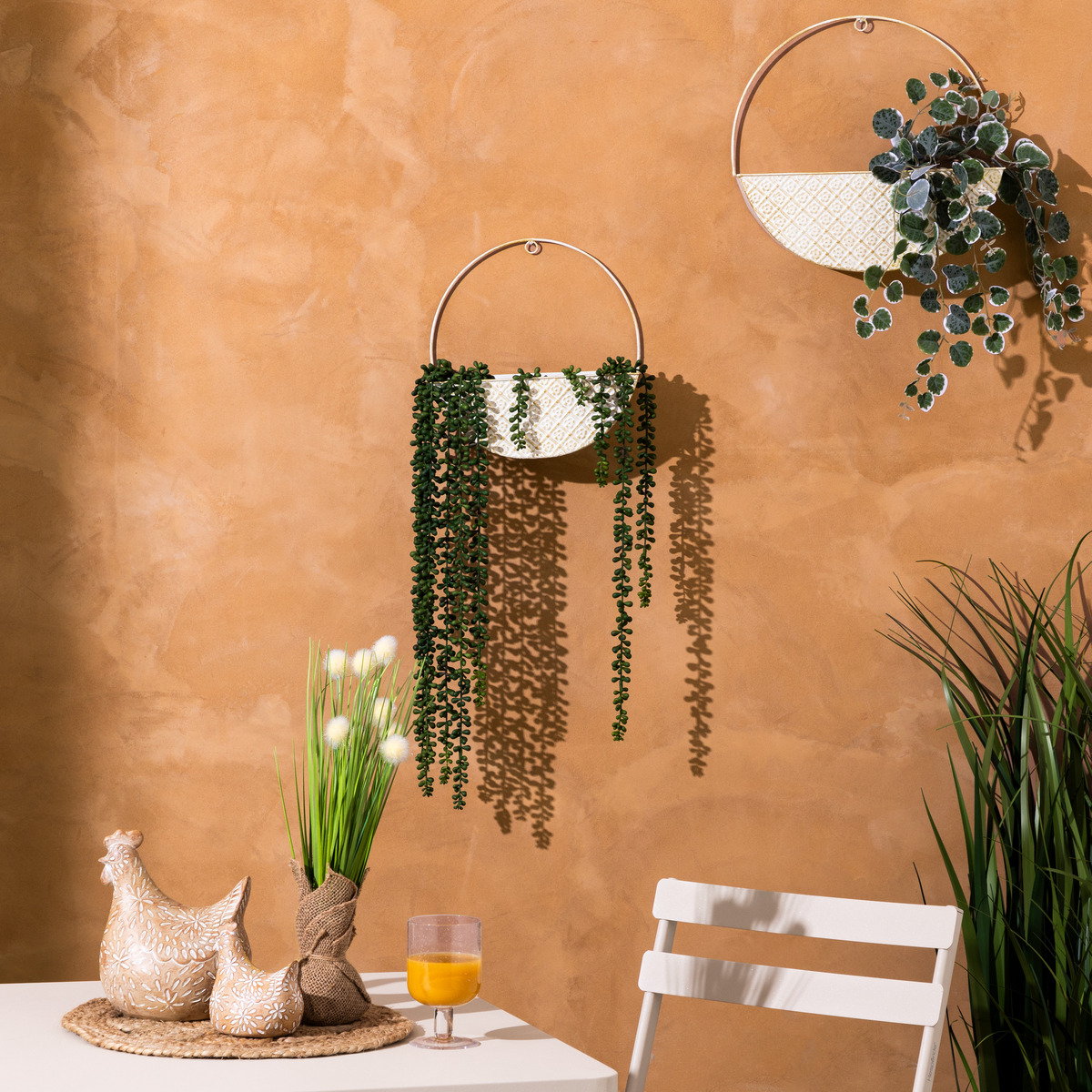 2 planters "Tino" White, H. 29.5/34 cm