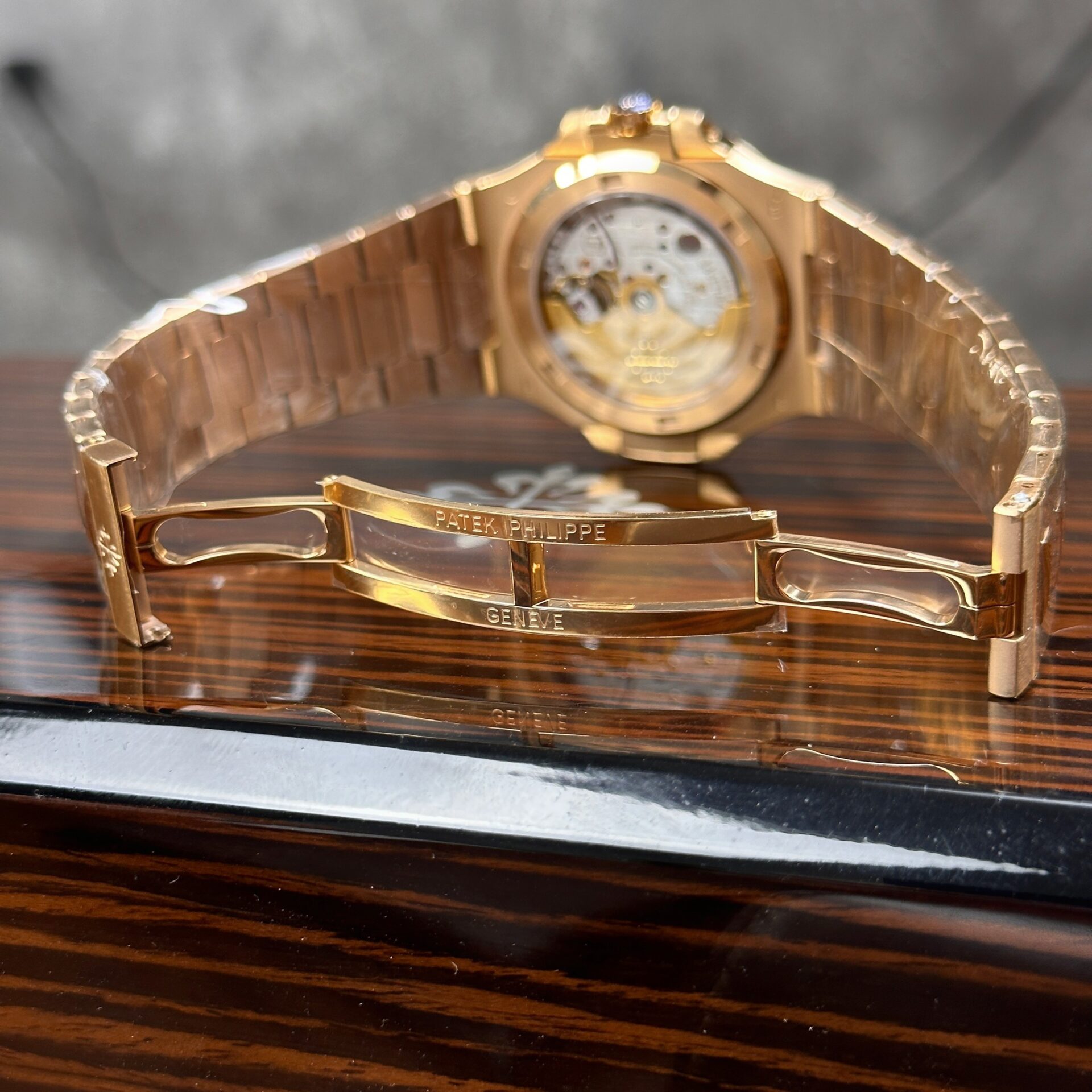 Patek Philippe Replica Watch Nautilus 5711 Dial Gray 3K Factory 40mm - Top club