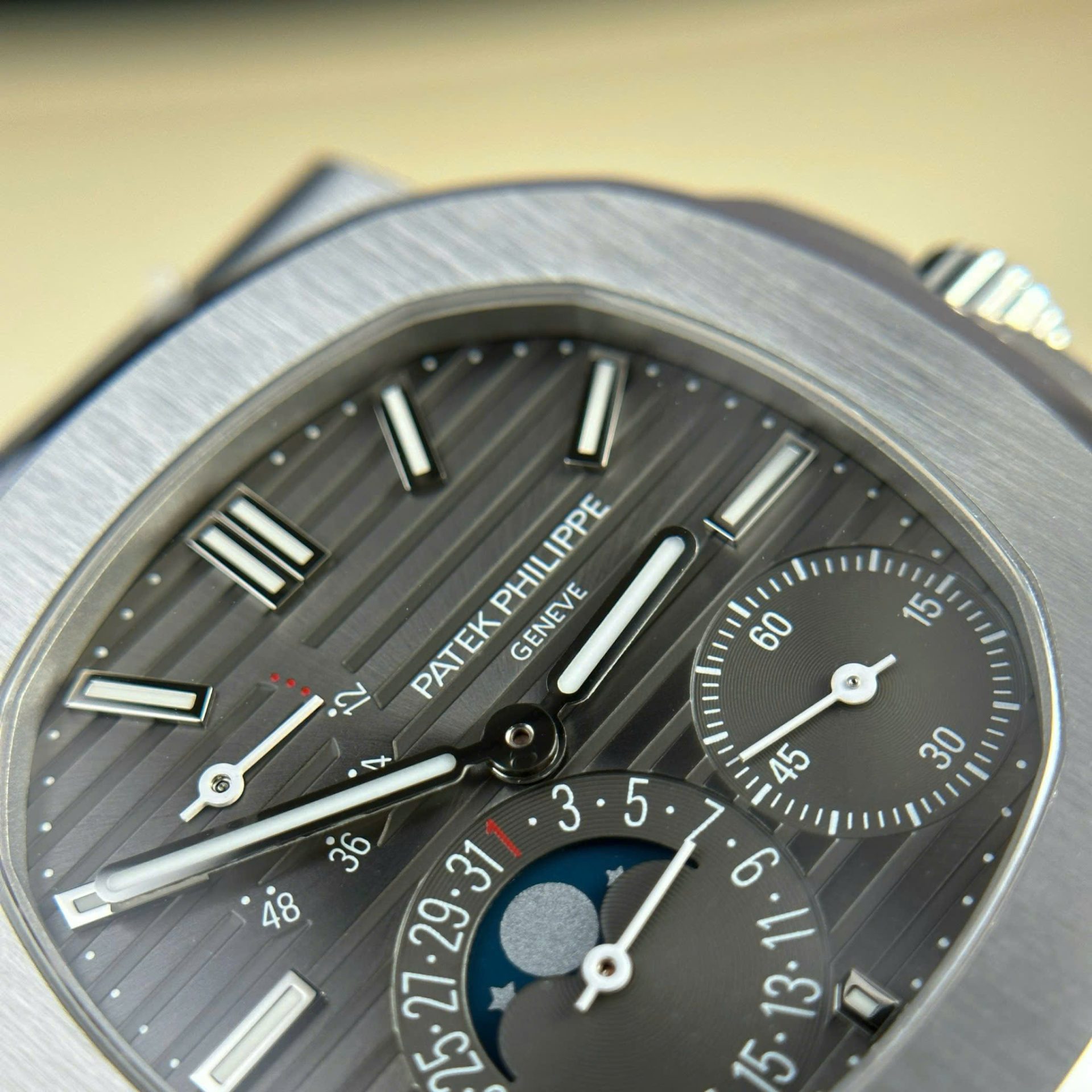Patek Philippe Nautilus 5712 Gray Dial Best Replica Watch PPF Factory 40mm - Top club