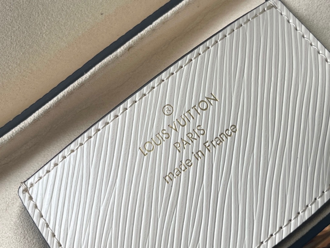 Louis Vuitton Twist MM M594031:1High-quality replica
