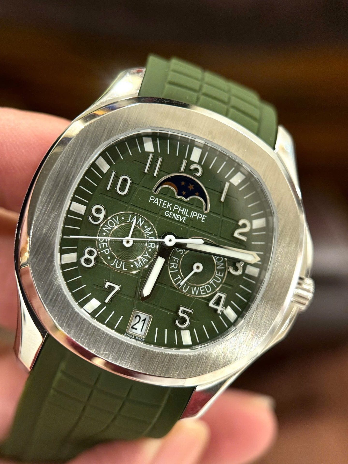 Patek Philippe Aquanaut 5261G Best Replica Watches Green Dial Rubber Strap 40mm - Top club