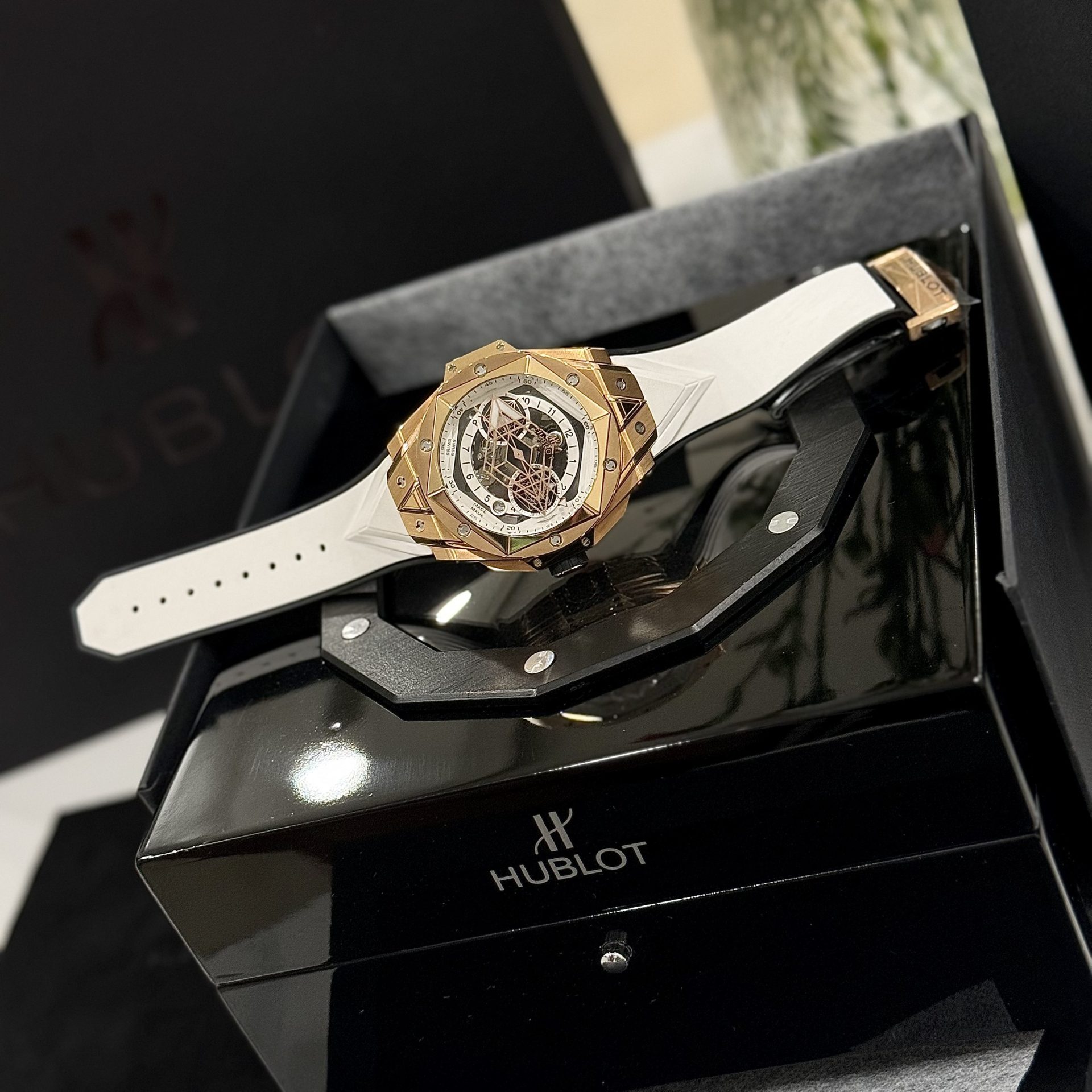 Hublot Replica 1:1 Watch Big Bang Sang Bleu ll King Gold Men s White BBF 45mm - Elite Watch Atelier
