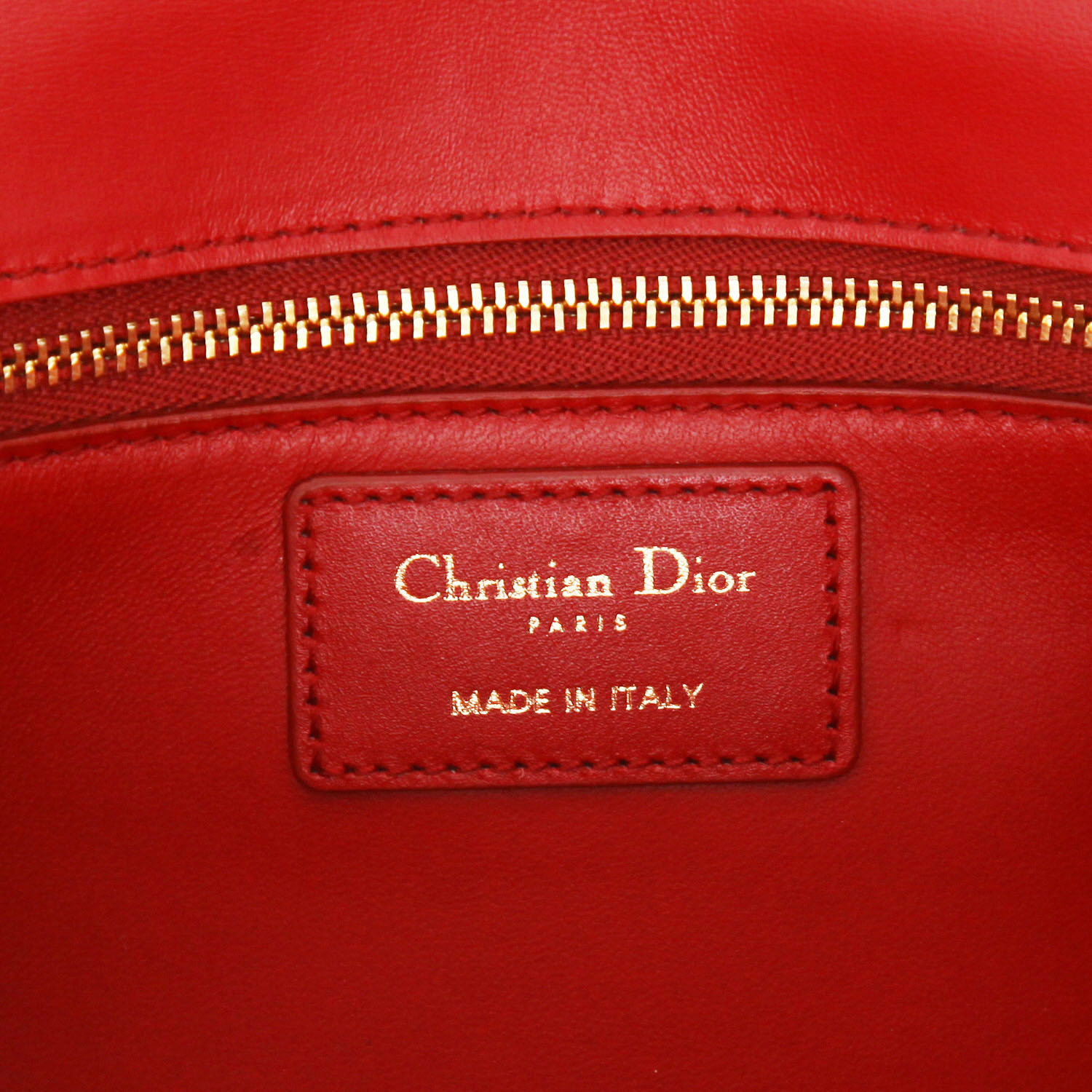 Dior 30 Montaigne shoulder bag in red leather1:1High-quality replica