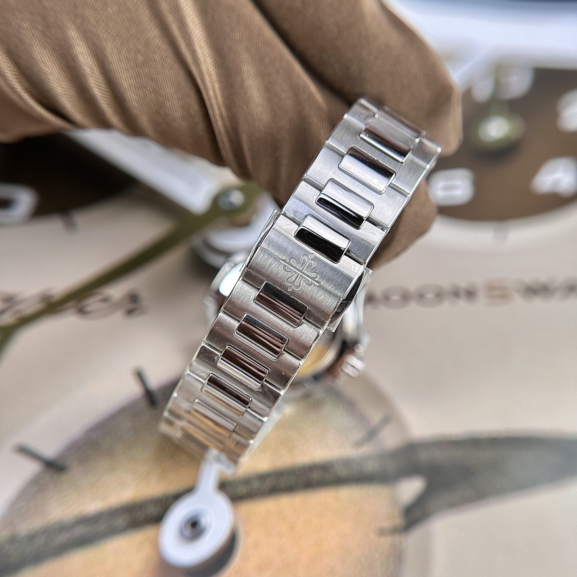 Patek Philippe Nautilus 7118 Replica Watch Grey Dial 3K Factory 35.2mm - Top club