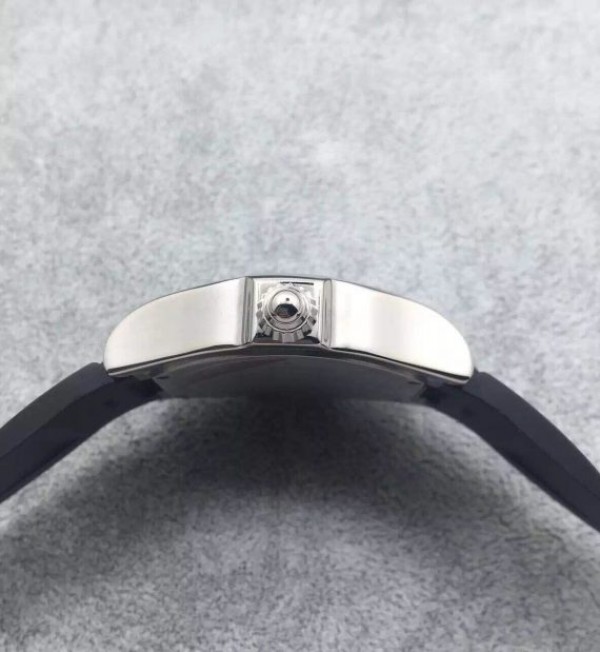 Replica Cartier Roadster SS White Dial Black Rubber Strap A2824 - Top club