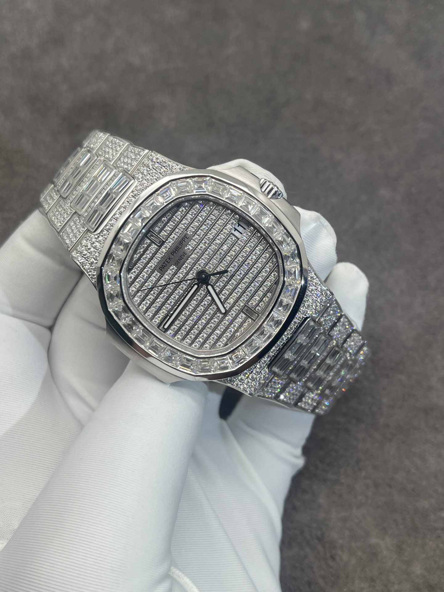 Patek Philippe Best Replica Watch Nautilus 5719 Custom CVD Diamond And White Gold 40mm - Elite Watch Atelier