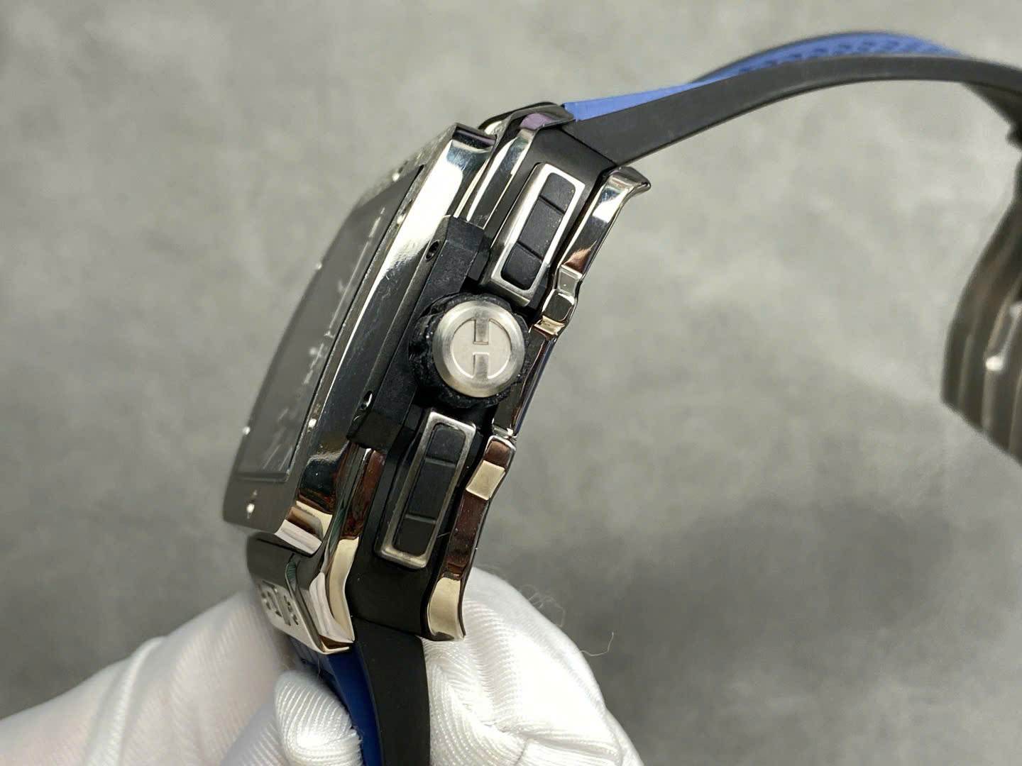Hublo Square Bang Unico Titanium Replica Watches Blue Rubber Strap BBF Factory 42mm - Top club