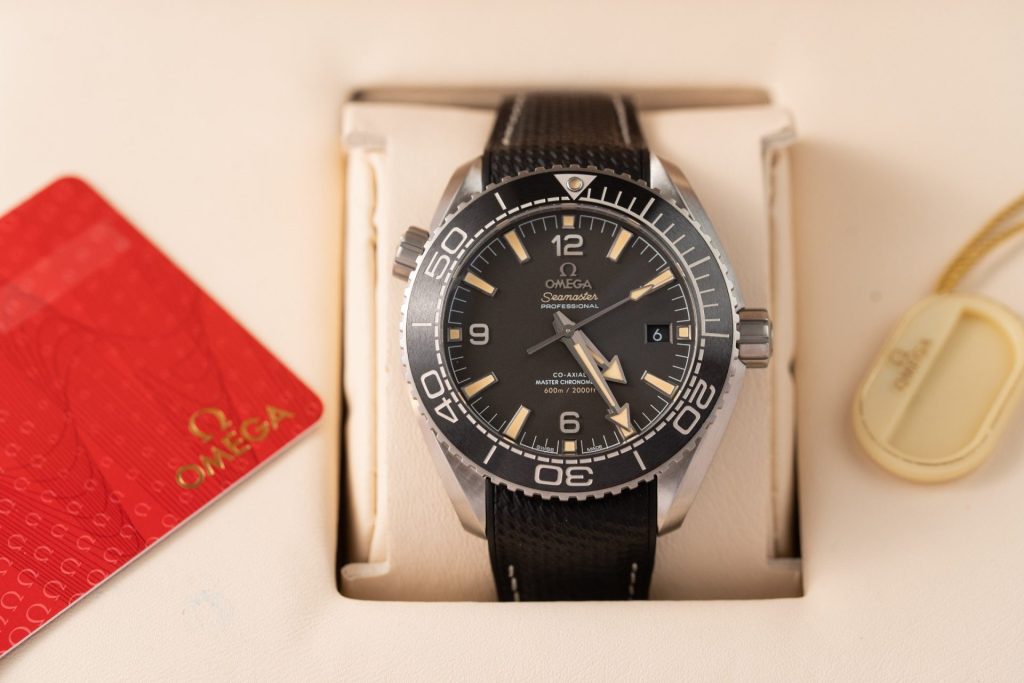 Omega Replica Watch Planet Ocean 600M Dial Black VS Factory 43.5mm - Elite Watch Atelier