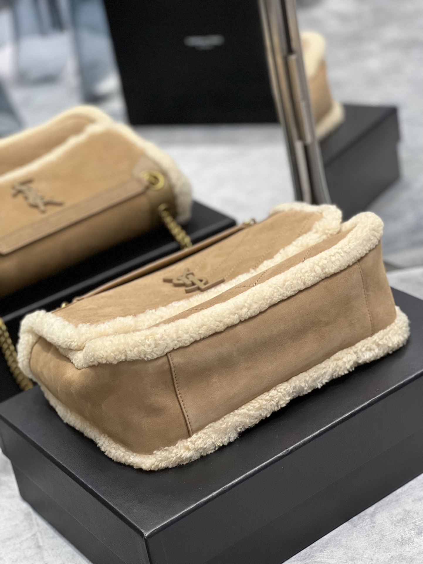 NIKI BABY CHAIN BAG IN CRINKLED VINTAGE LEATHER1:1High-quality replica