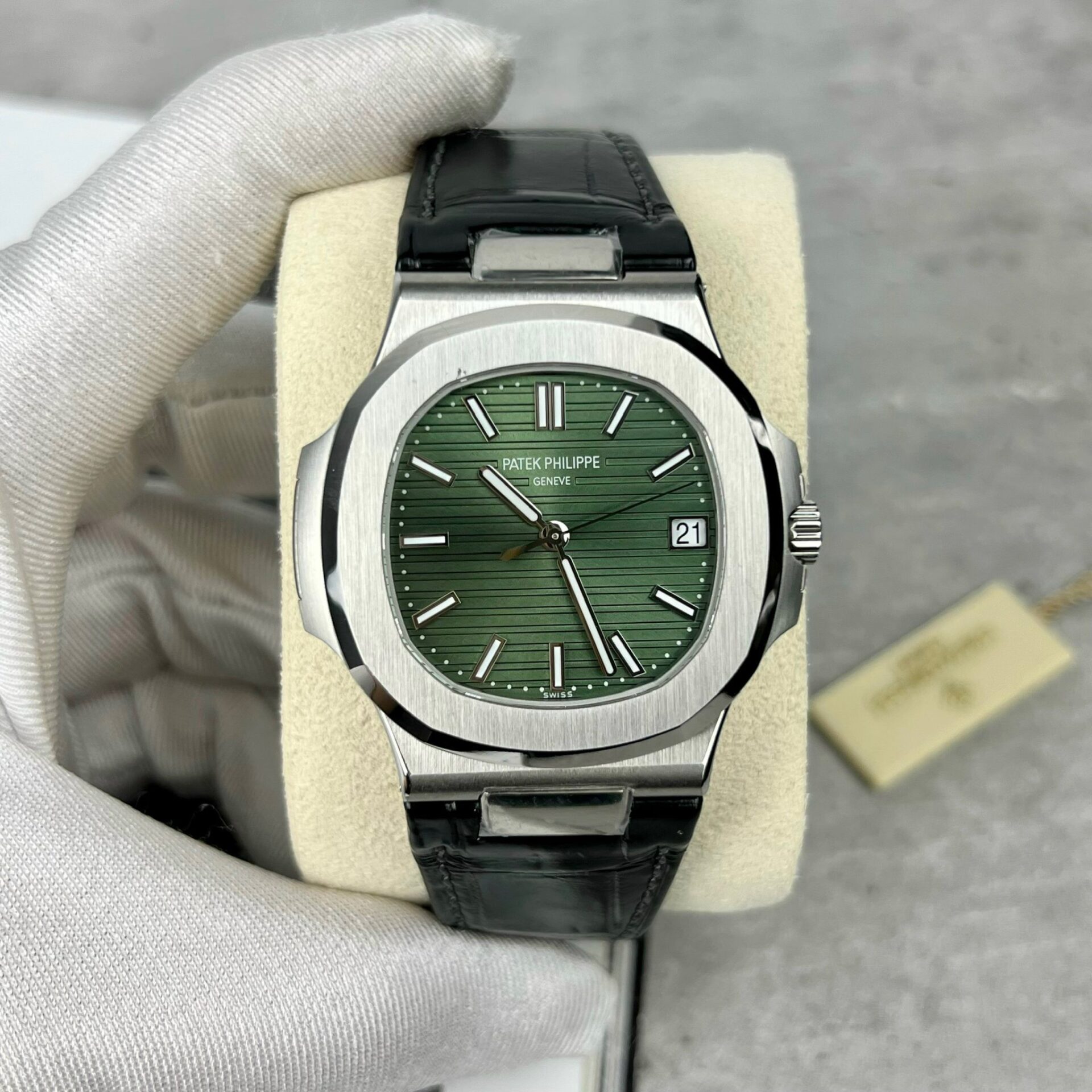 Patek Philippe Nautilus 5711 Replica Watch Leather Strap Green Dial 40mm - Top club