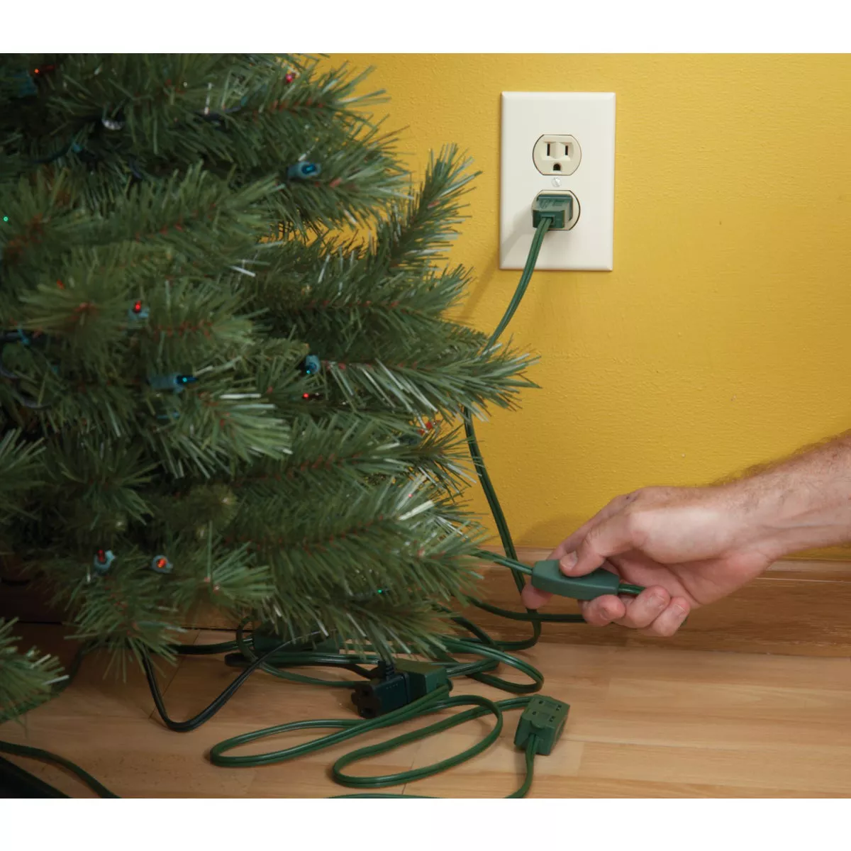 Master Electrician 15 Ft. 18/2 Christmas Tree Extension Cord