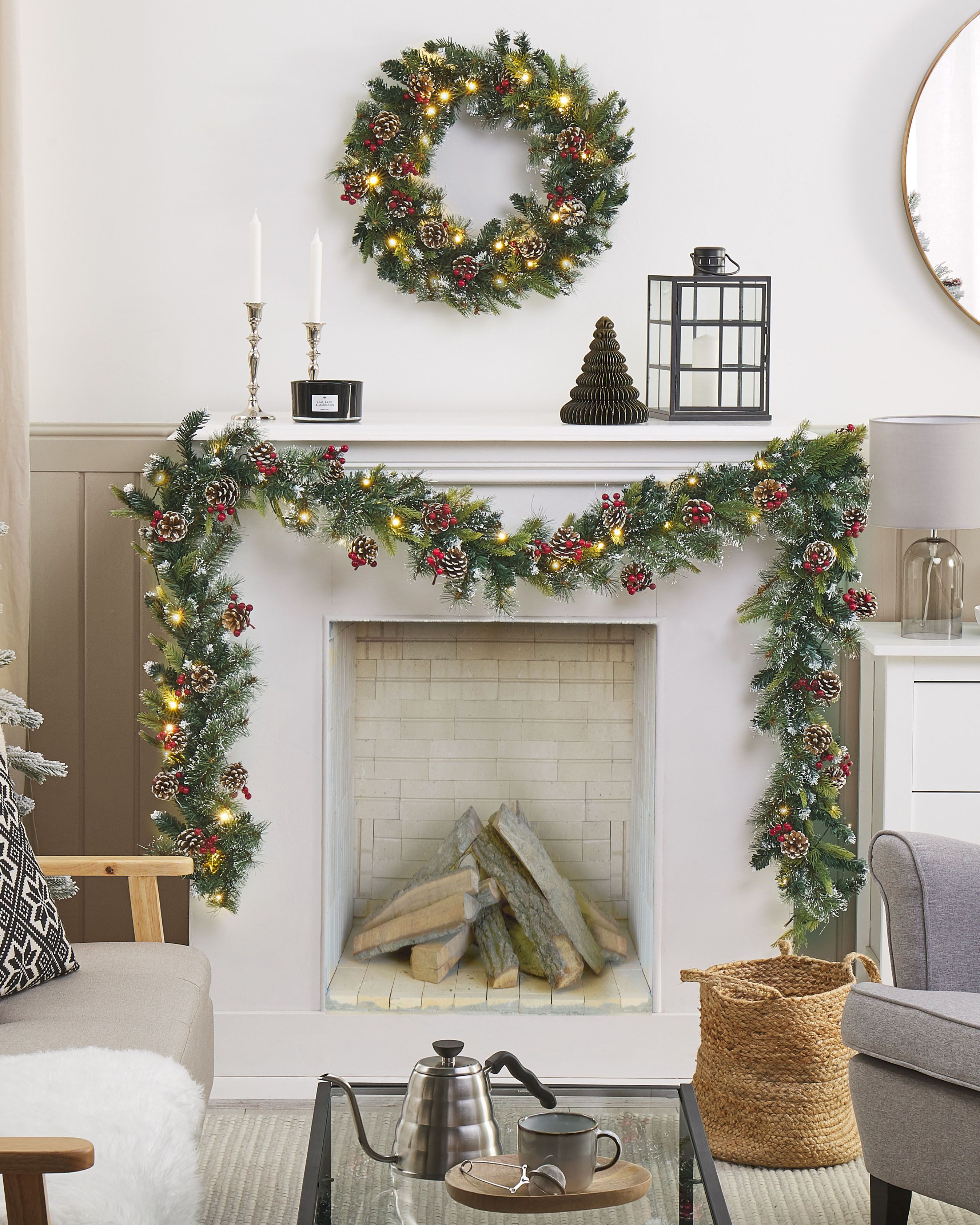 Christmas Wreath LED PAIMIO Green 60 cm