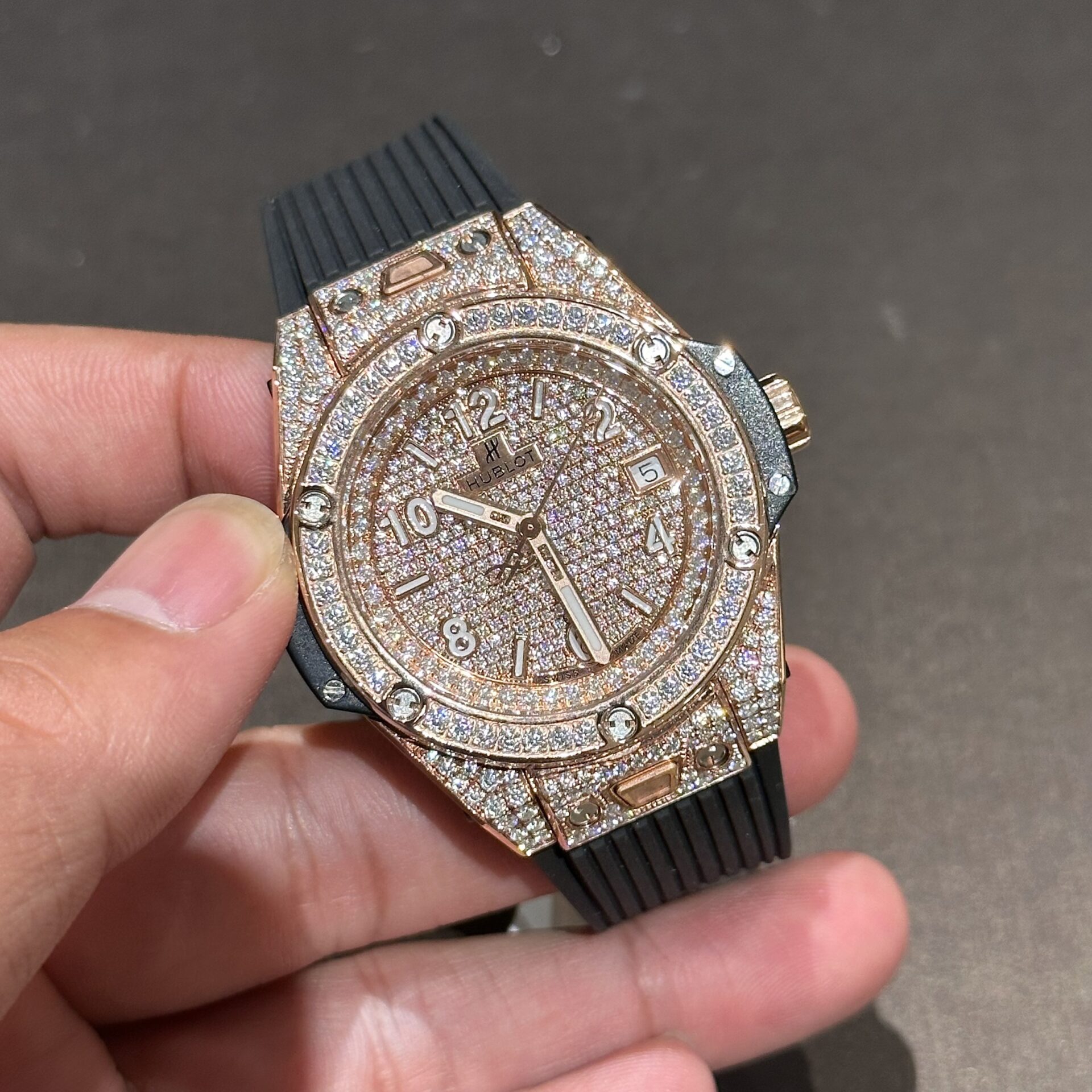 Hublot Replica 1:1 Watch One Click Gold Wrapped With Full Moissanite 39mm - Top club