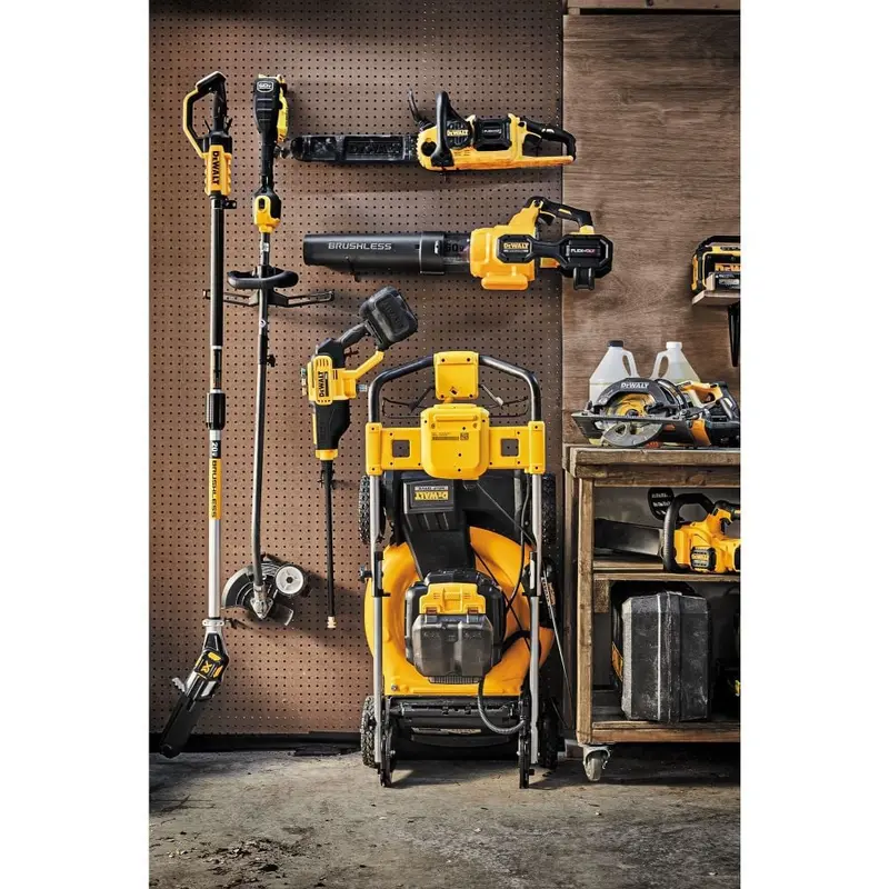 DEWALT 20V MAX 8 in Pole Saw Bare Tool - DCPS620B - Image 5 DEWALT 20V MAX 8 in Pole Saw Bare Tool - DCPS620B - Image 5