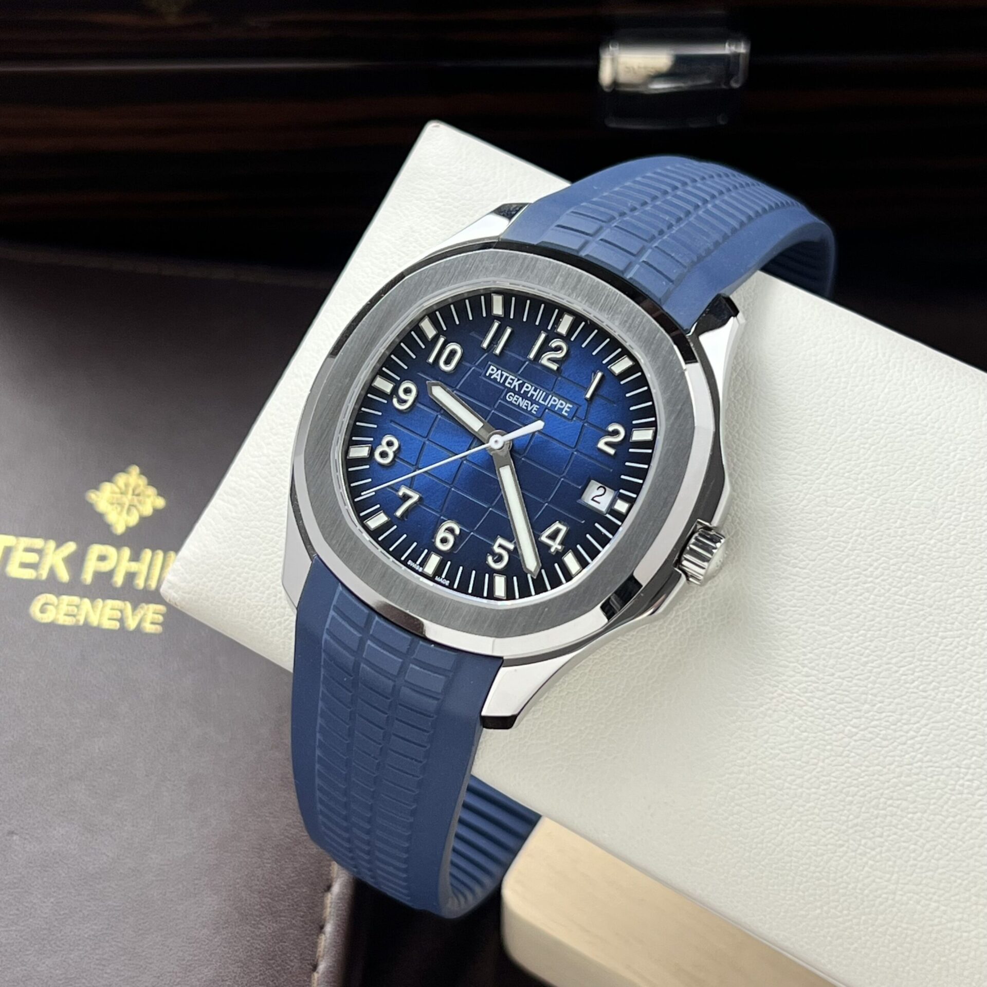 Patek Philippe Replica Watch Aquanaut 5168G Blue Dial 3K Factory 42mm - Elite Watch Atelier