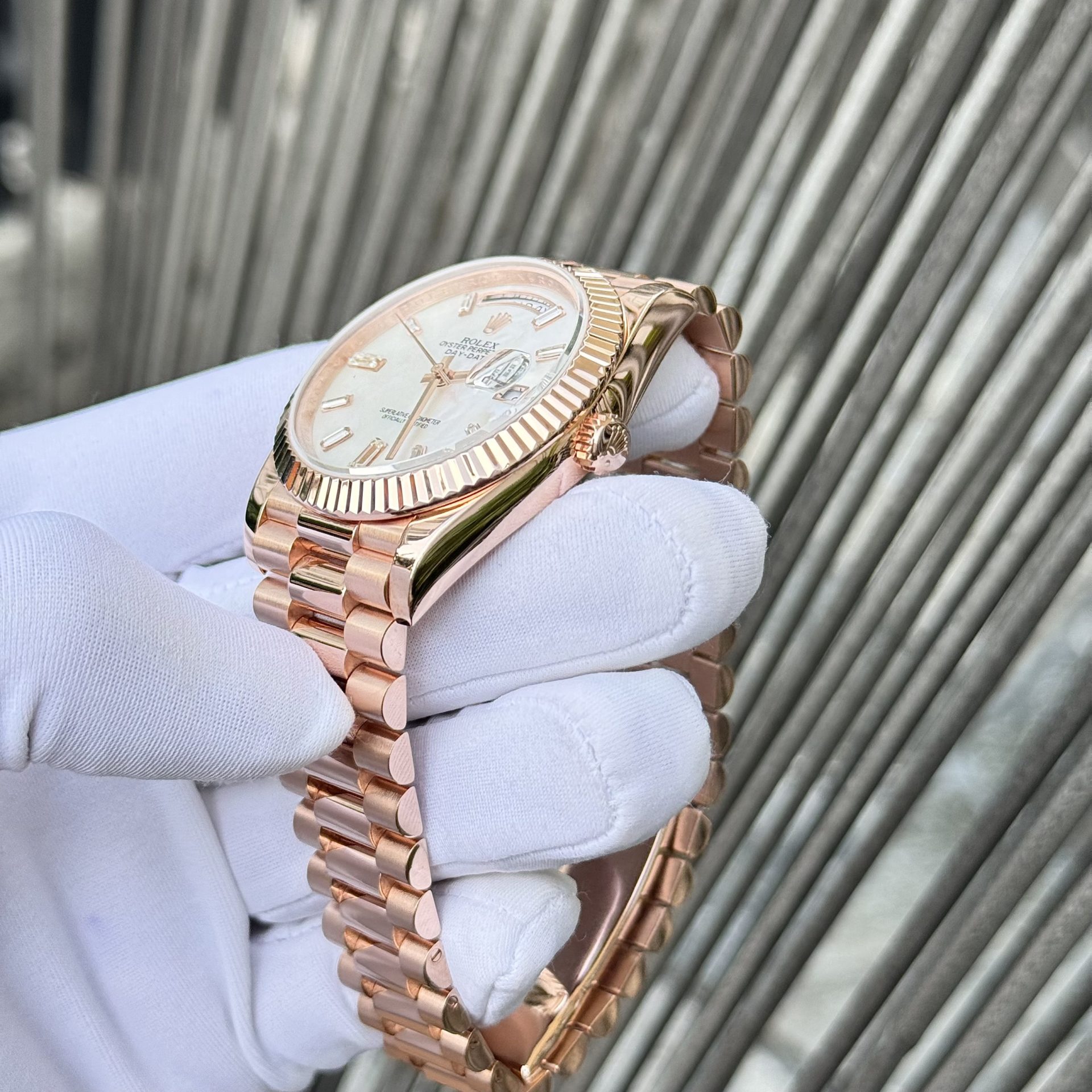Rolex Best Fake Watch Day-Date Mother Of Pearl Dial Moissanite Gold Wrapped GM Factory 40mm - Top club