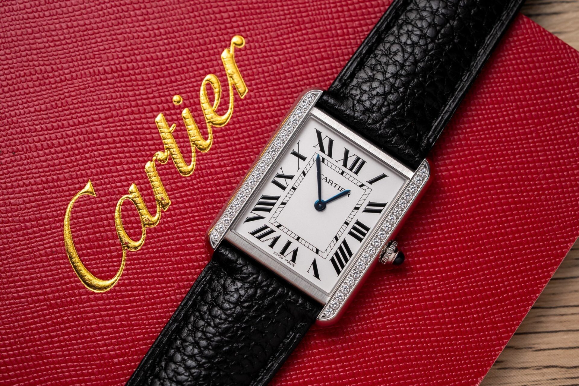 Cartier Fake Watch Tank Must W4TA0017 White Dial Leather Strap 33.7 25.5mm - Top club