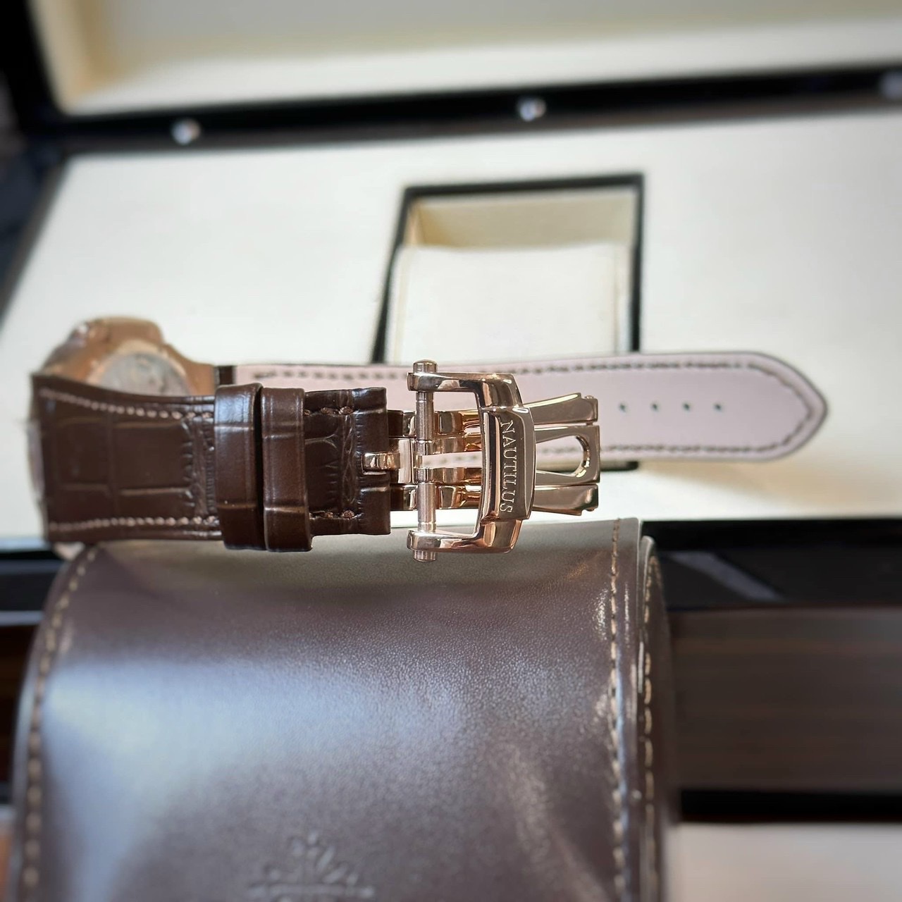 Patek Philippe Replica 1:1 Watch Nautilus 5712 Chocolate Dial Leather Strap GR Factory 40mm - Top club