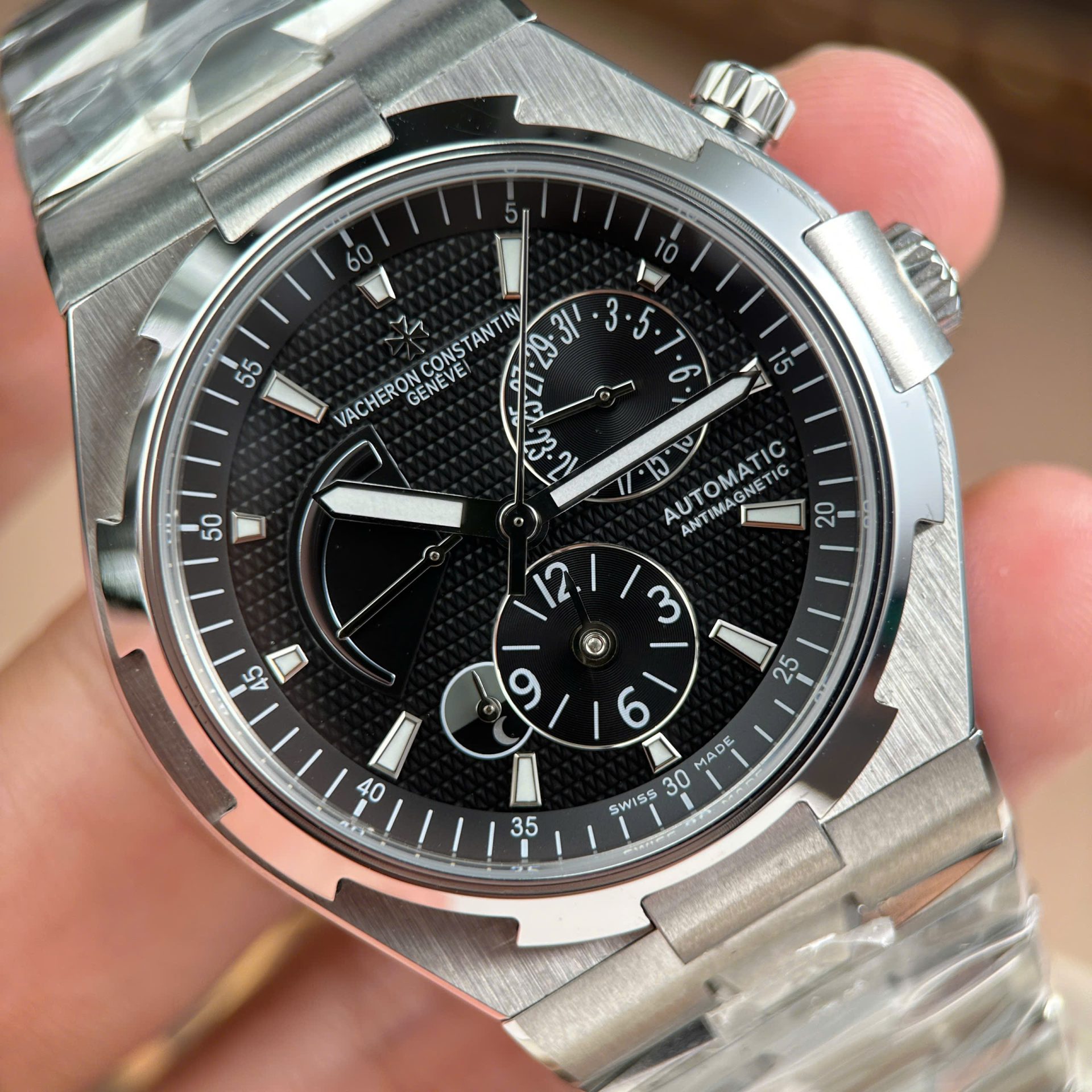 Vacheron Constantin Luxury Fake Watches Overseas Dual Time 47450 Black Dial Metal Wire 9F Factory 42mm - Top club