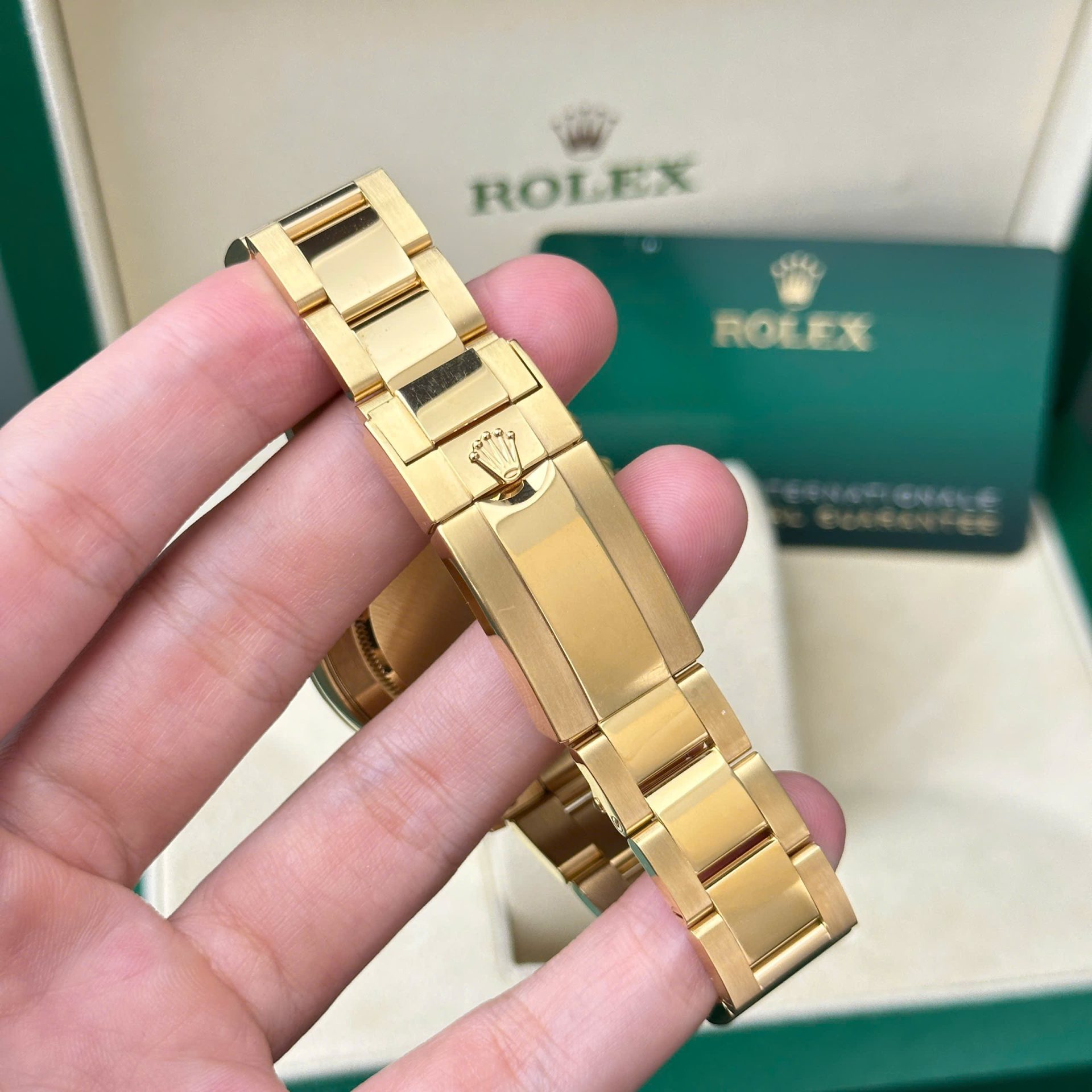 Rolex Daytona 116508 Gold Wrapped Replica 11 Watch Dial Mother Of Pearl 40mm - Top club