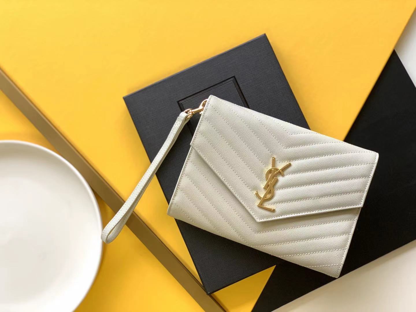 CASSANDRE SAINT LAURENT MATELASSÉ FLAP POUCH IN QUILTED GRAIN DE POUDRE EMBOSSED LEATHER