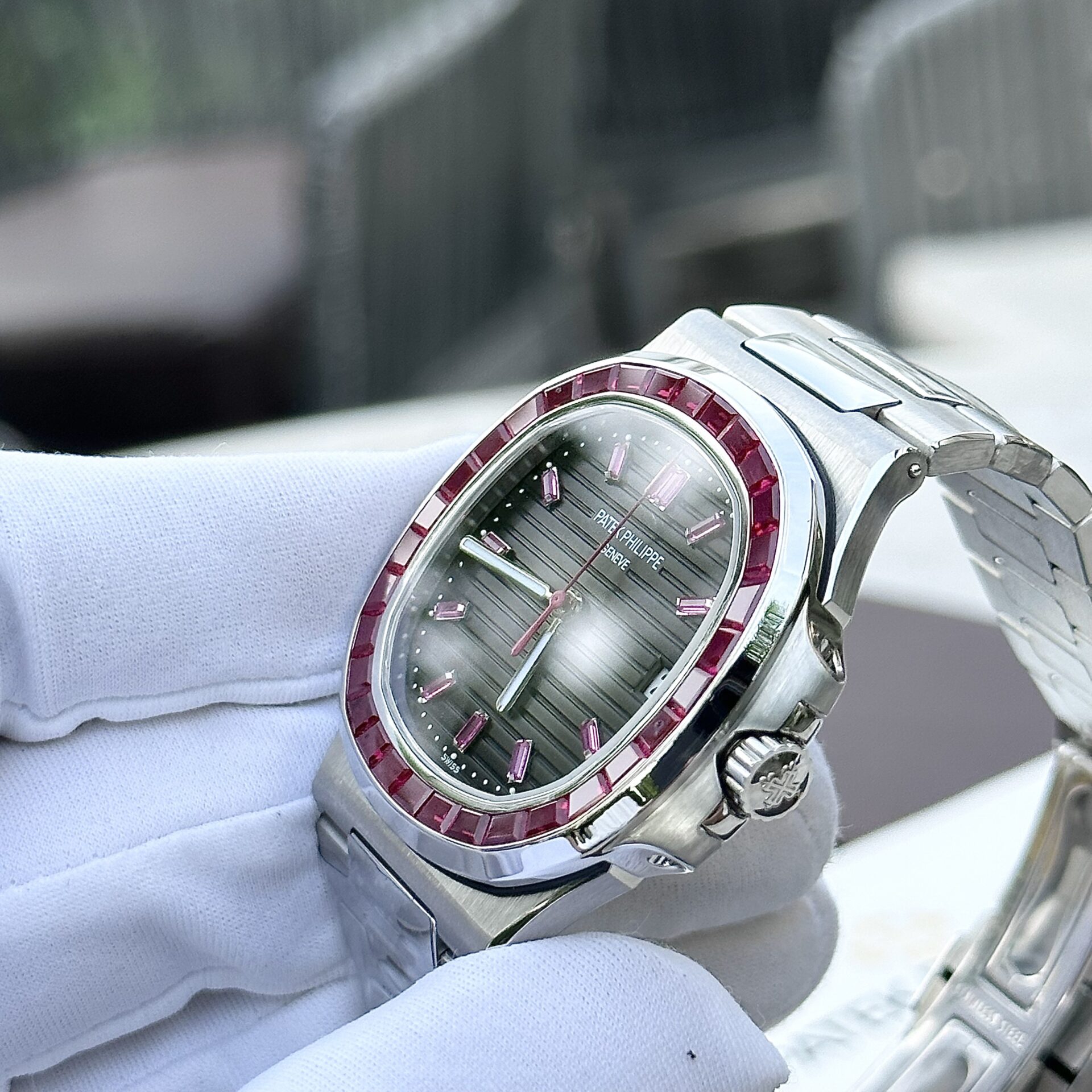 Patek Philippe Nautilus 5723 Replica 1:1 Watch Red Ruby Bezel 40mm - Top club